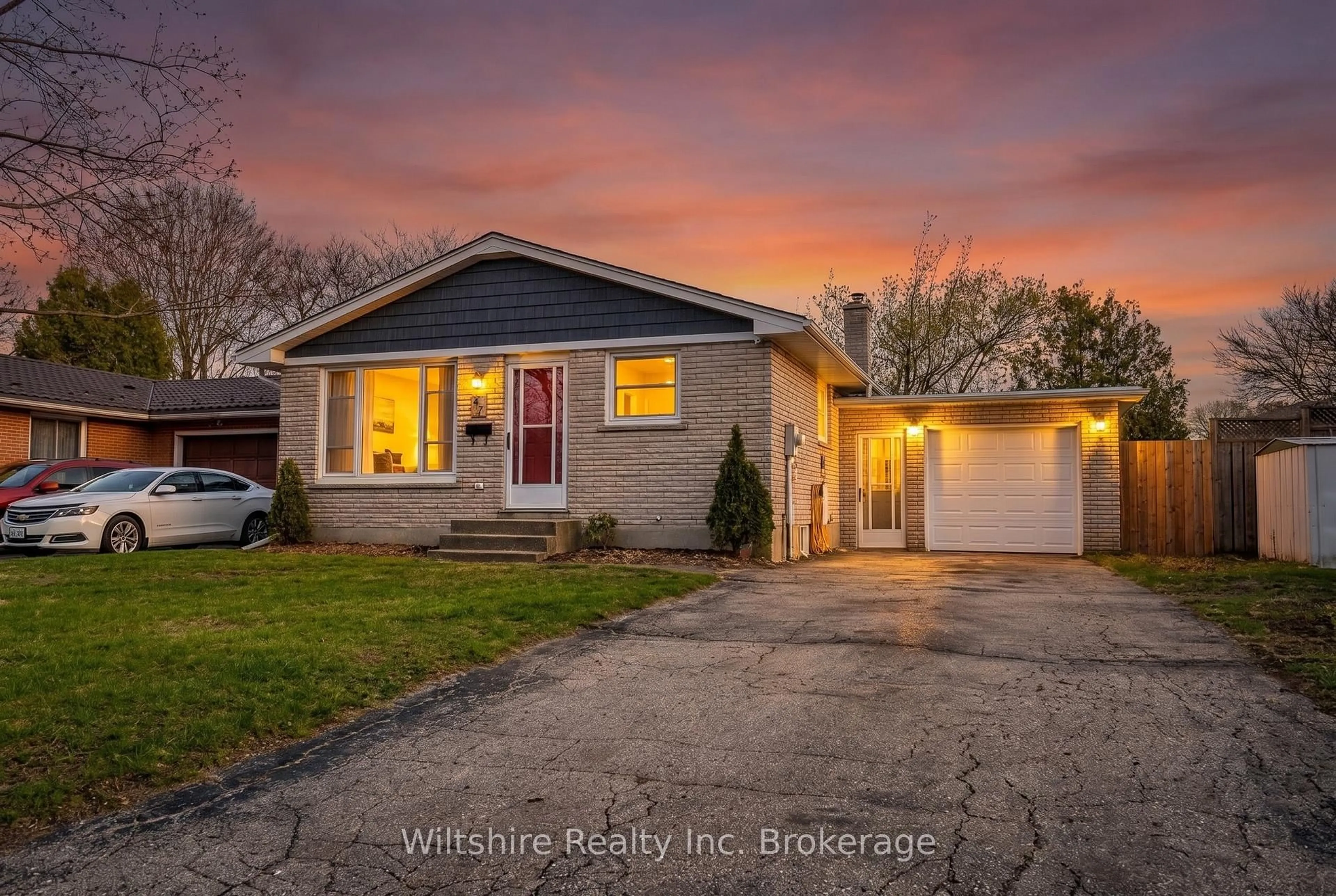 Home with vinyl exterior material, street for 47 Van Norman Dr, Tillsonburg Ontario N4G 4S9