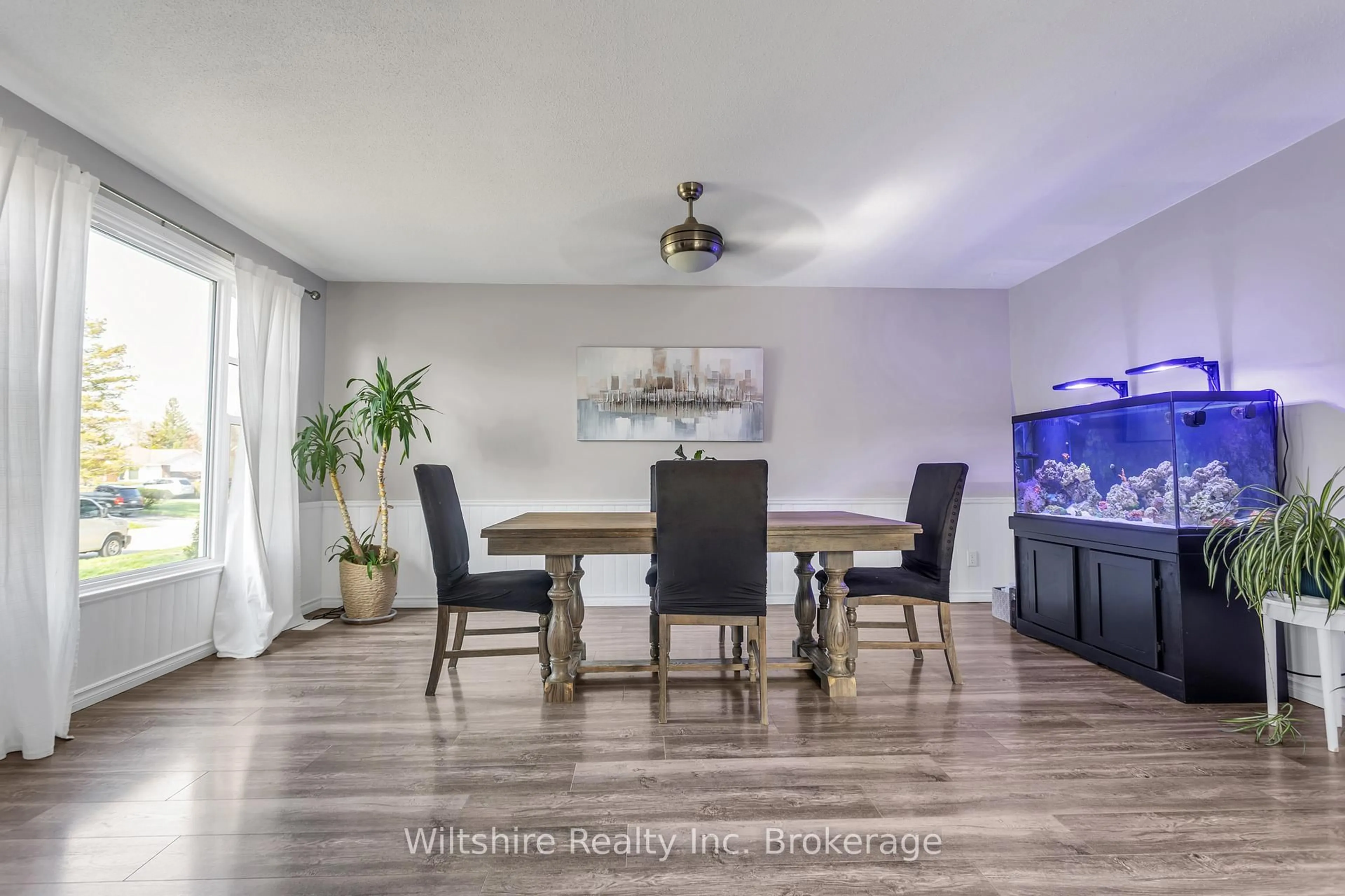 Dining room, wood/laminate floor for 47 Van Norman Dr, Tillsonburg Ontario N4G 4S9