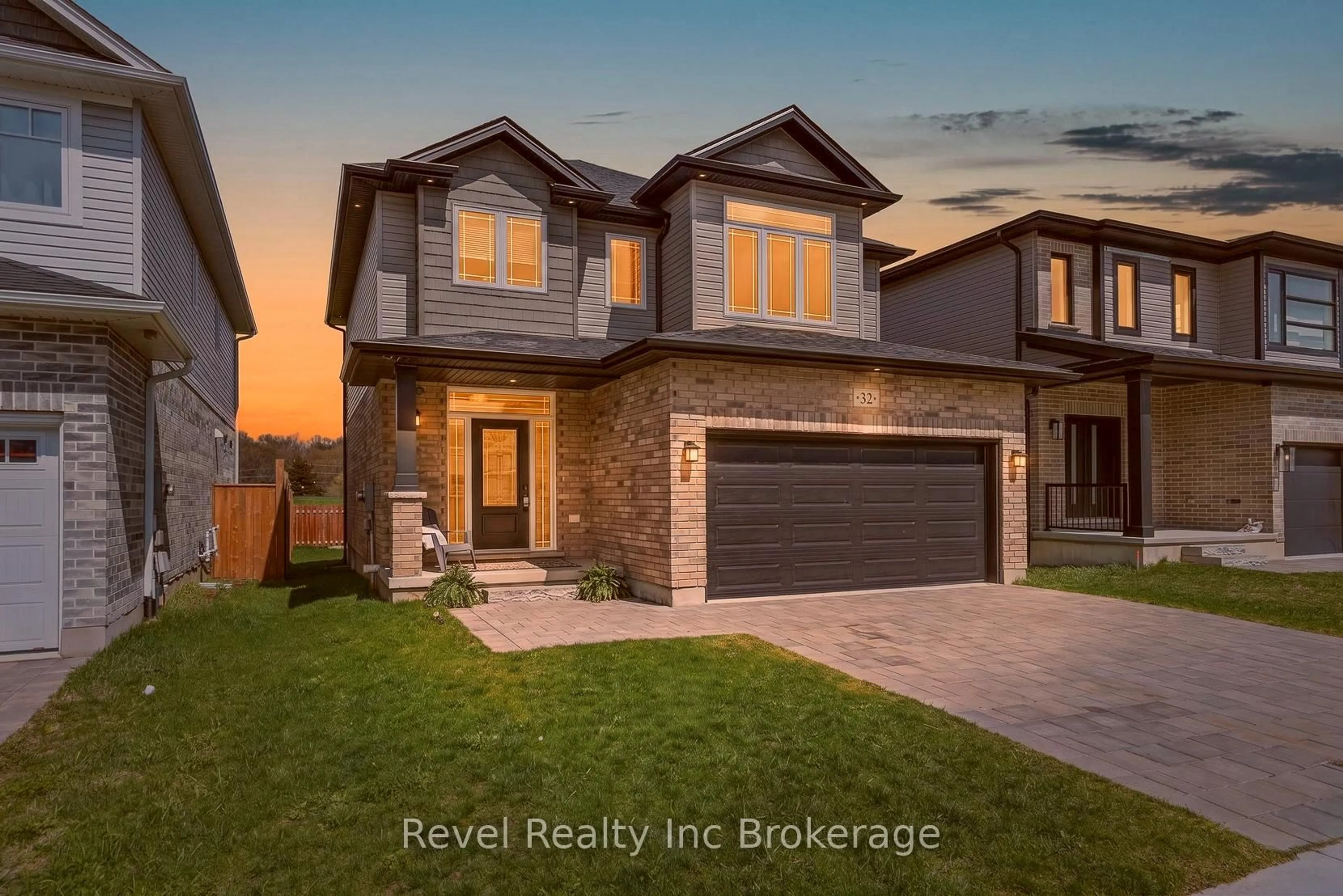 Home with brick exterior material, street for 32 Sutherland Cres, Ingersoll Ontario N5C 0E4