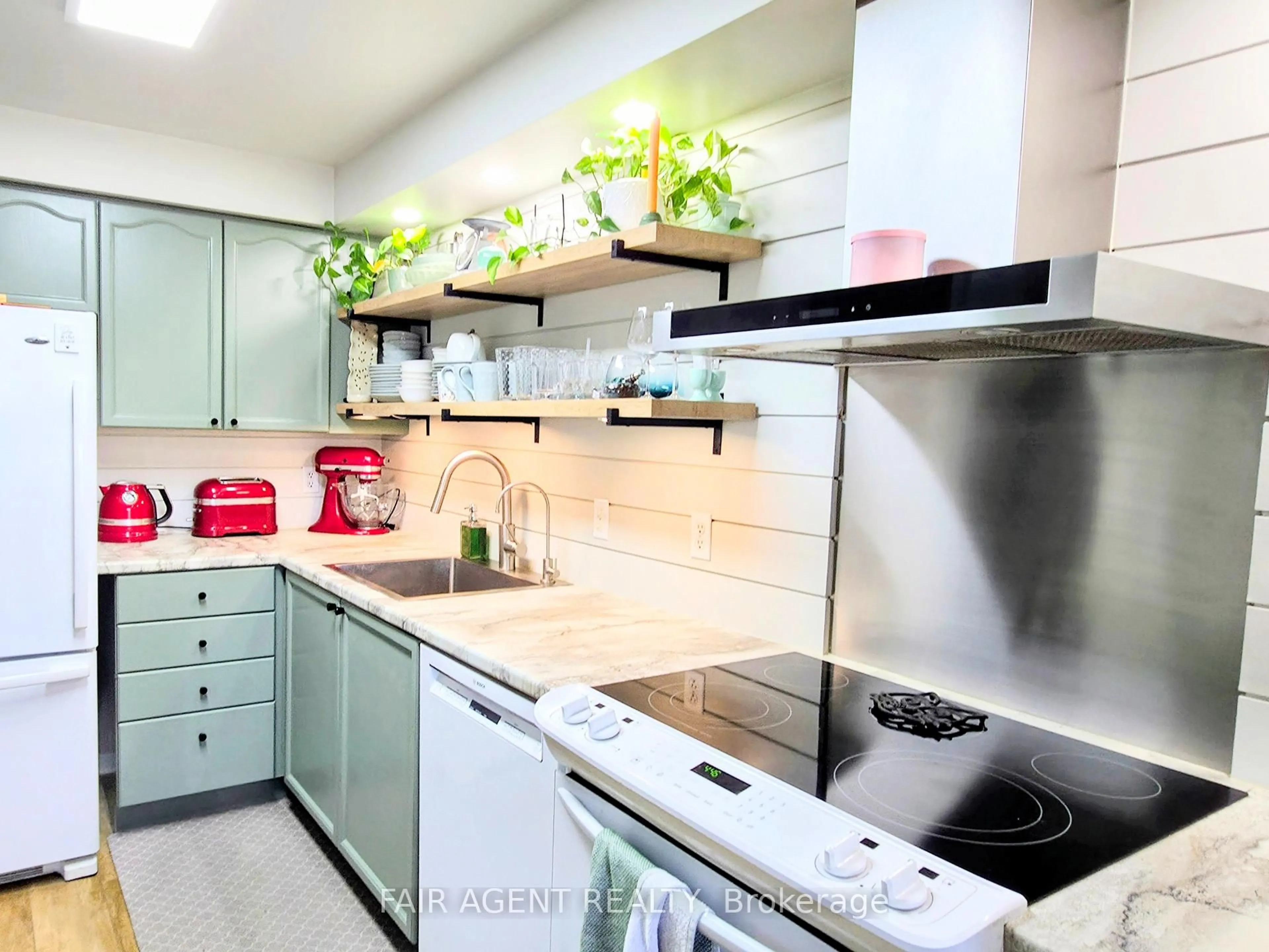 Unknown for 20 Huron St #25, St. Marys Ontario N4X 1C5