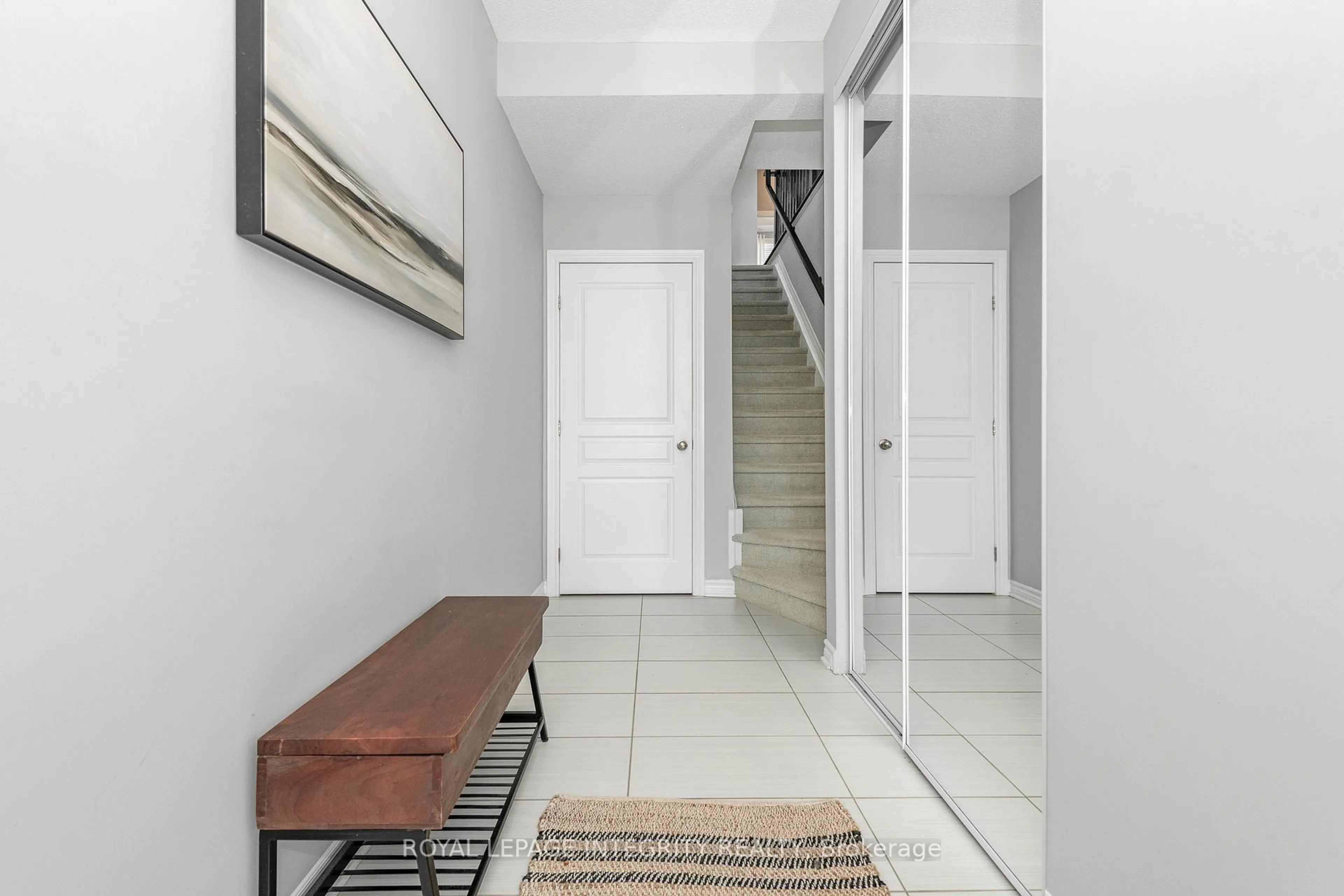 Indoor entryway for 113 Poplin St #49, Ottawa Ontario K4M 0G7