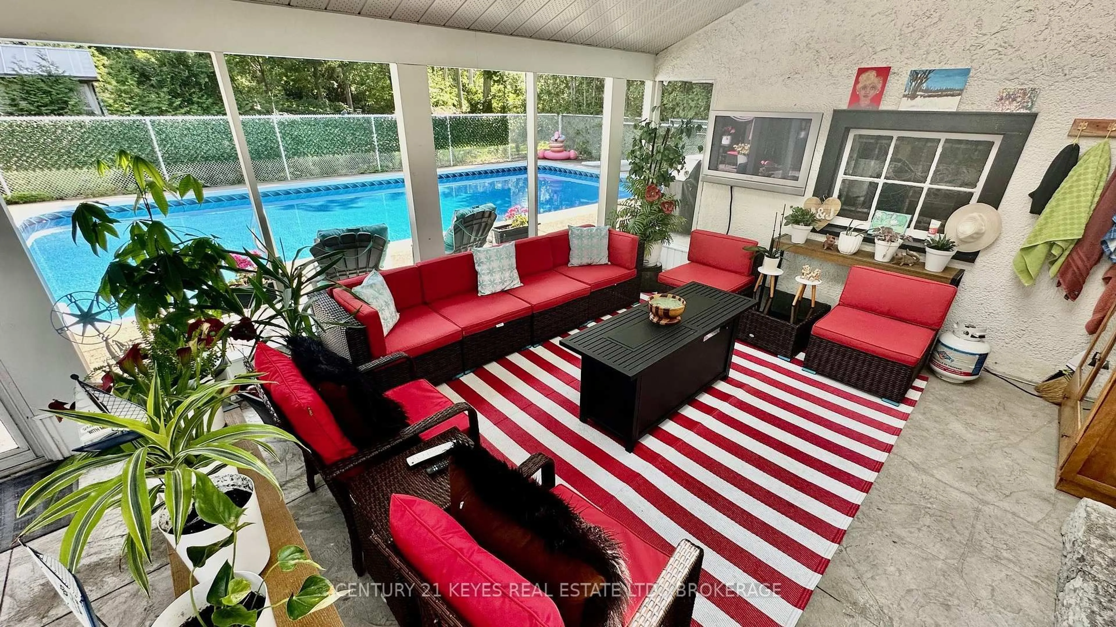 Unknown for 223 King St, Gananoque Ontario K7G 2G7