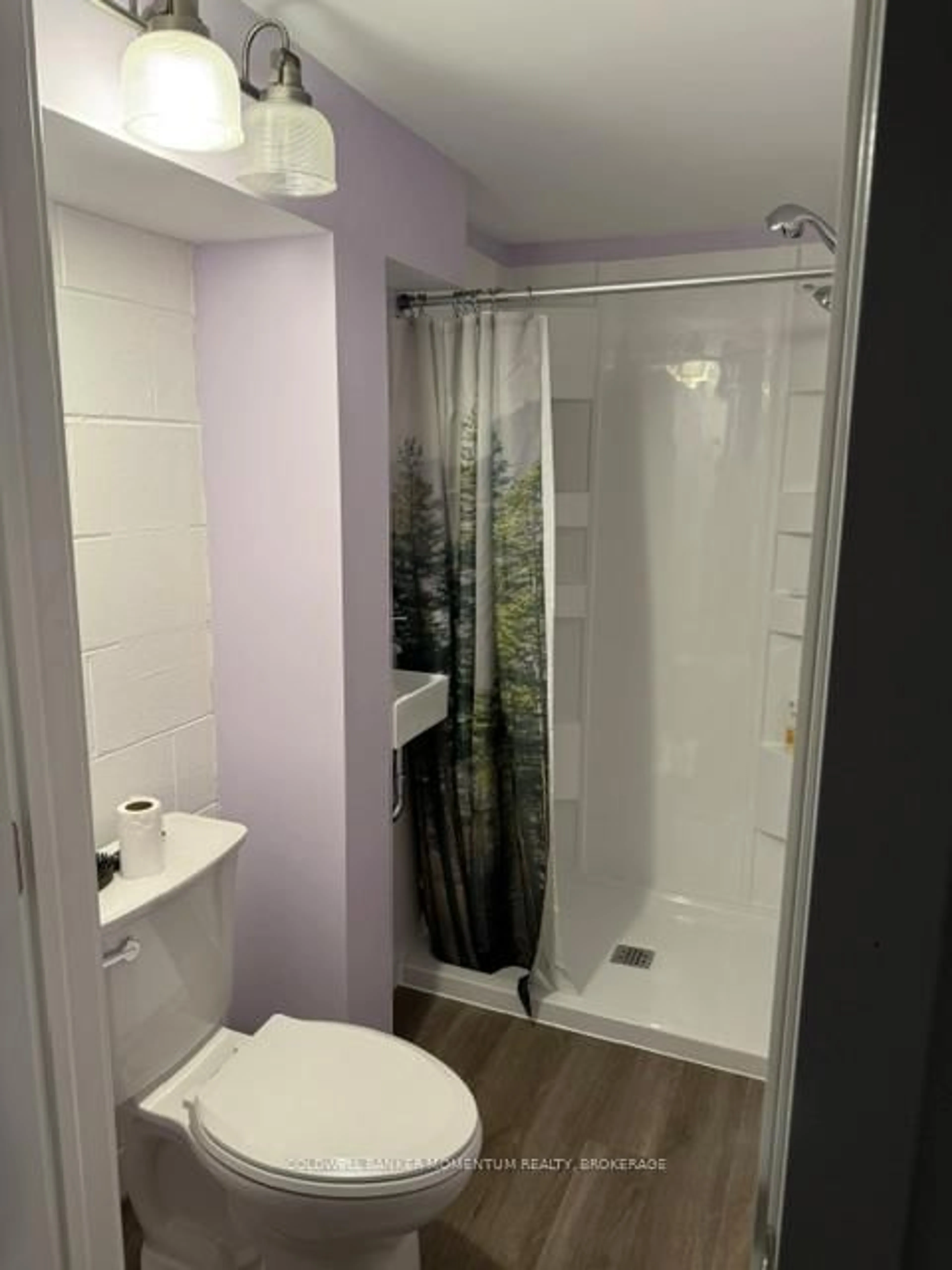 Standard bathroom, floor is not visible for 64 Martin St, Thorold Ontario L2V 3X4