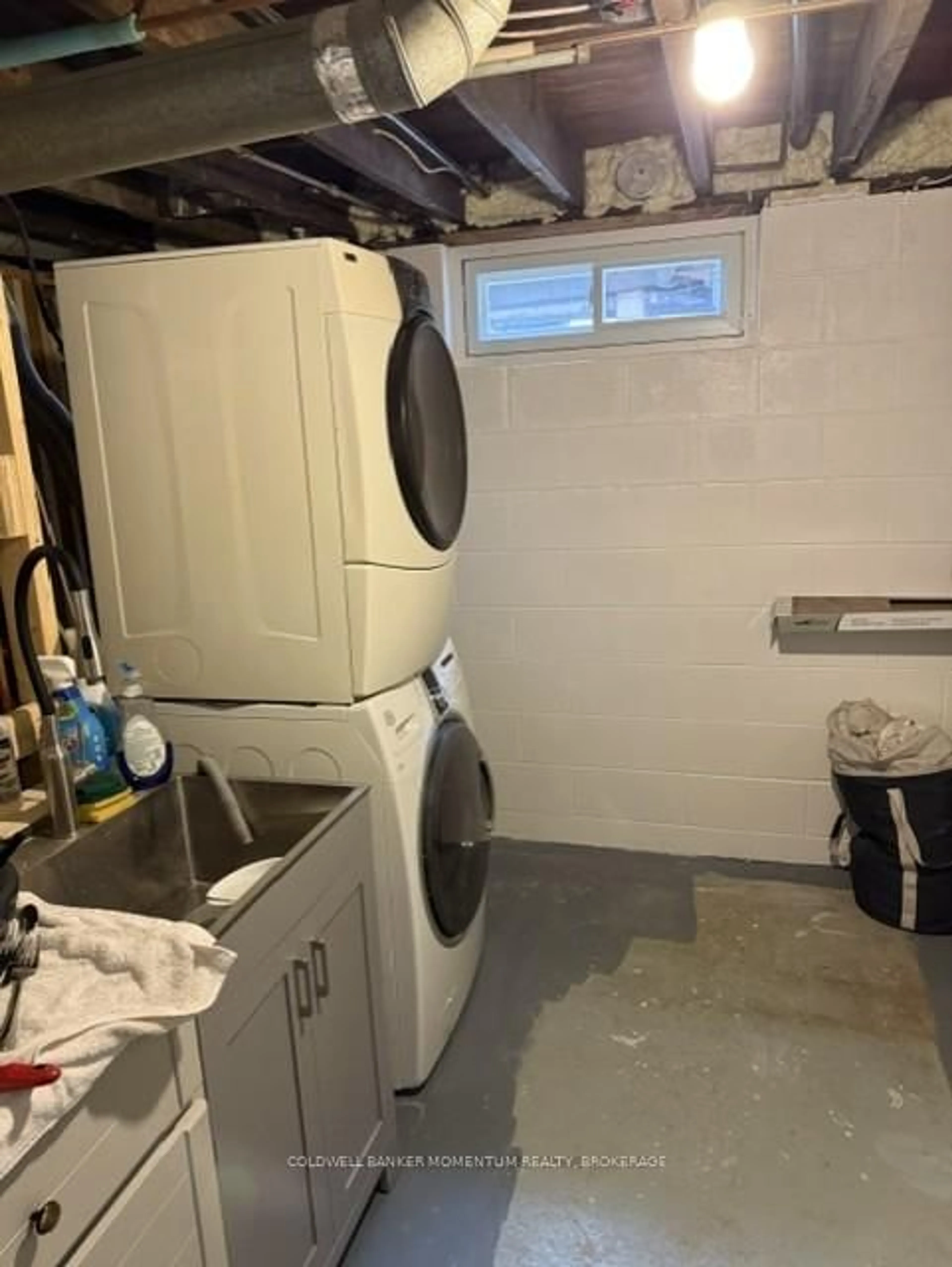 Laundry room for 64 Martin St, Thorold Ontario L2V 3X4