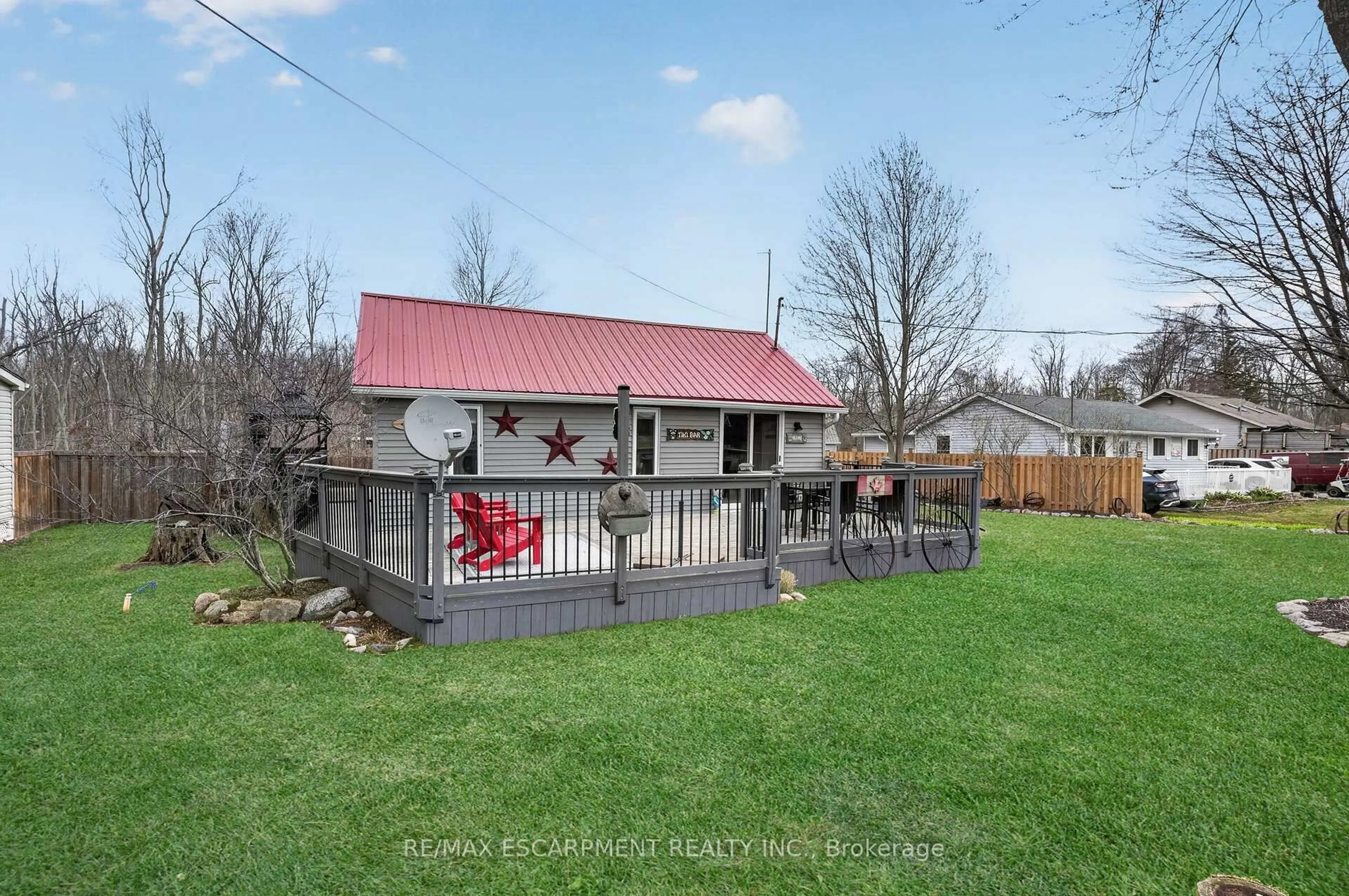 A pic from outside/outdoor area/front of a property/back of a property/a pic from drone, unknown for 282 BAYGROVE Line, Haldimand Ontario N1A 2W8