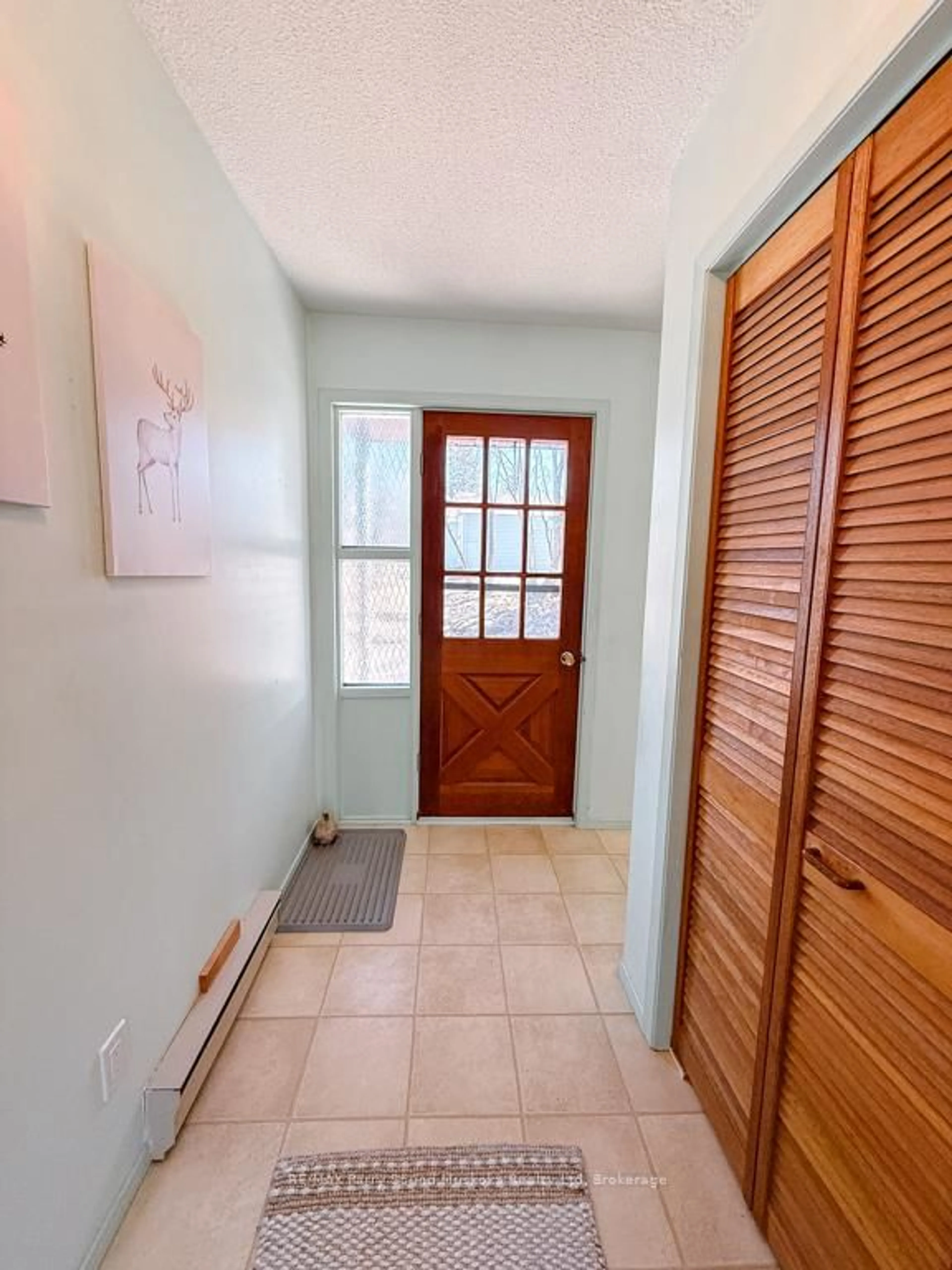 Indoor entryway for 57 Quinn Rd, Whitestone Ontario P0A 1G0