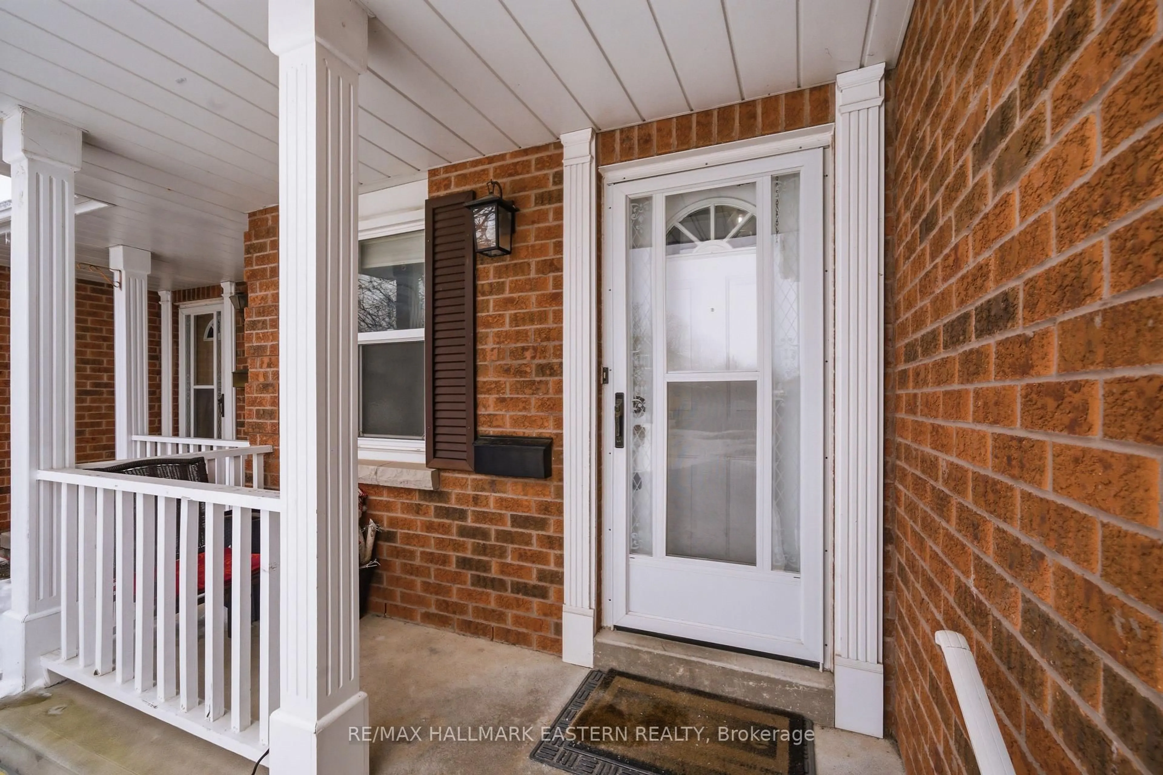 Indoor entryway for 537 Wilfred Dr, Peterborough Ontario K9K 2H1