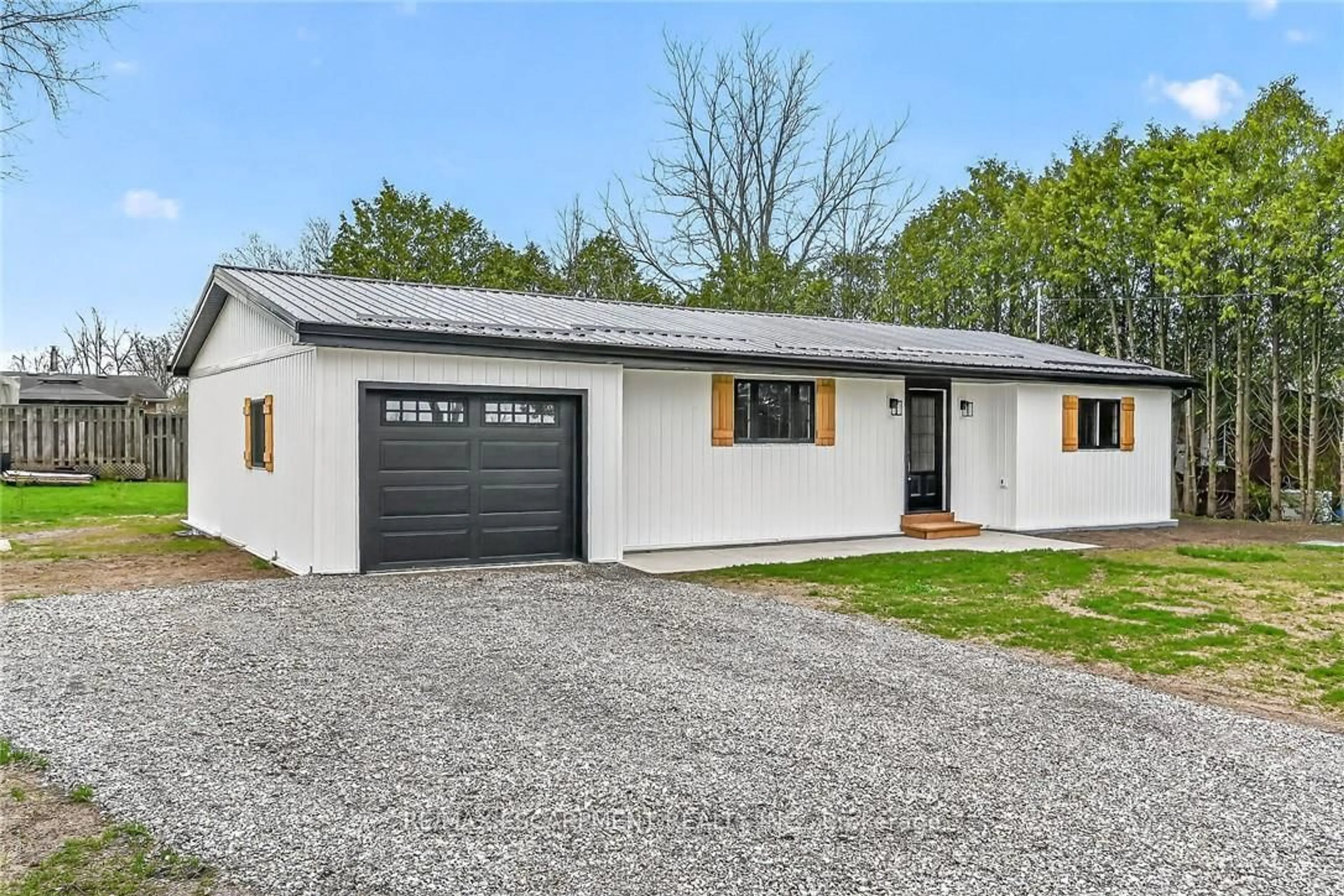 Home with vinyl exterior material, street for 548 CONCESSION 14 Rd, Haldimand Ontario N0A 1H0