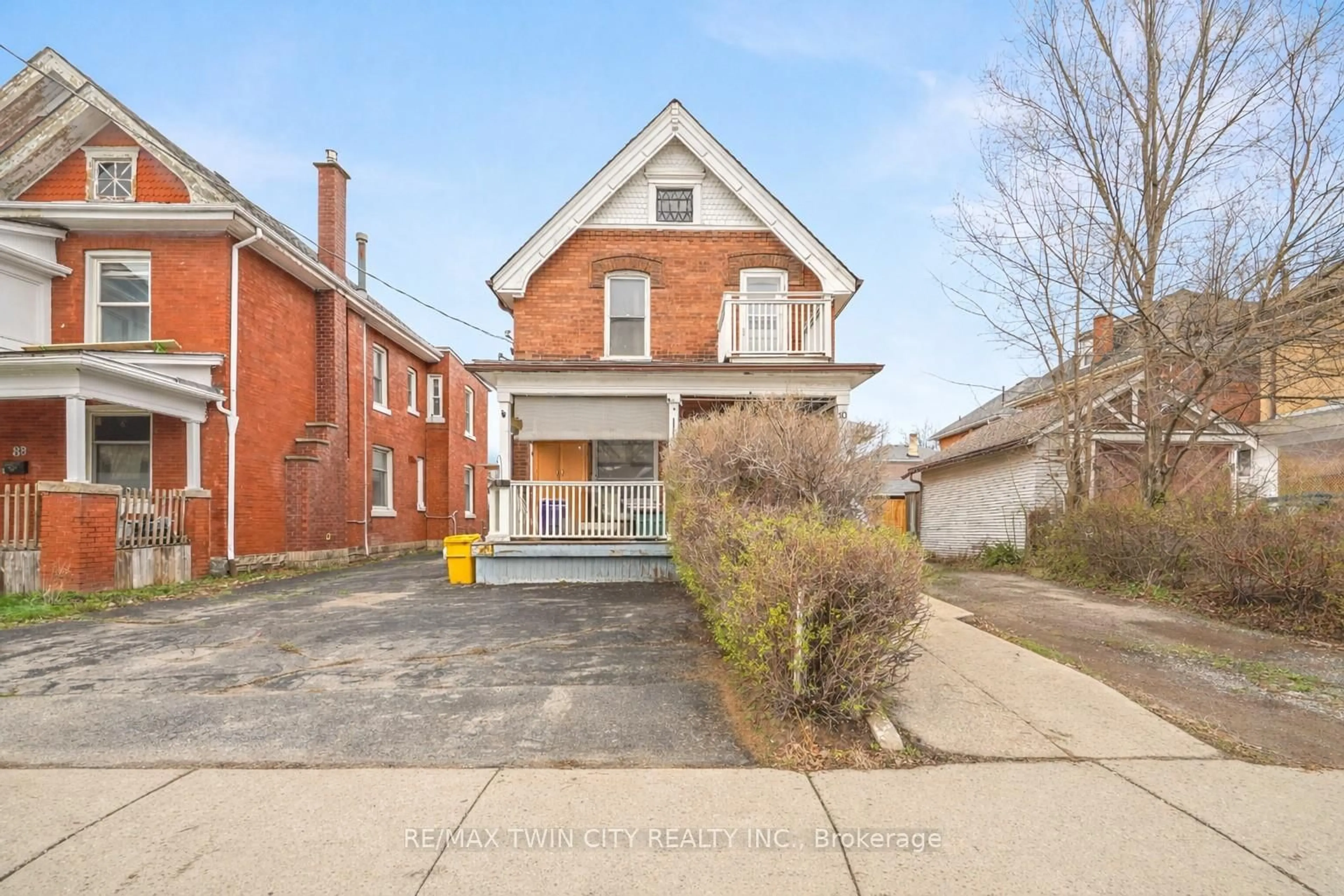 Home with brick exterior material, street for 10 Henrietta St, Brantford Ontario N3T 3Y9
