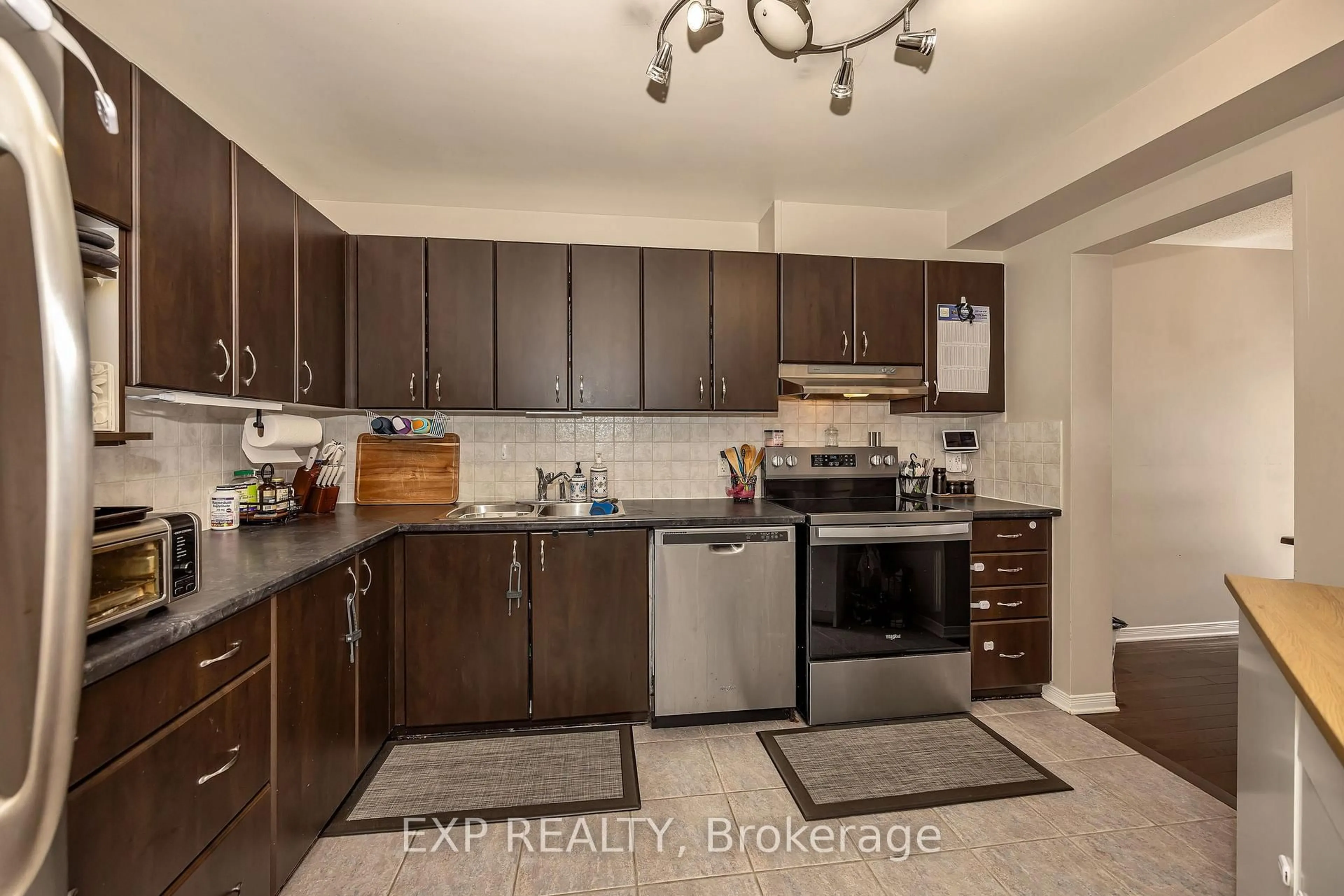 Standard kitchen, unknown for 359 Bakewell Cres, Ottawa Ontario K2G 7E9