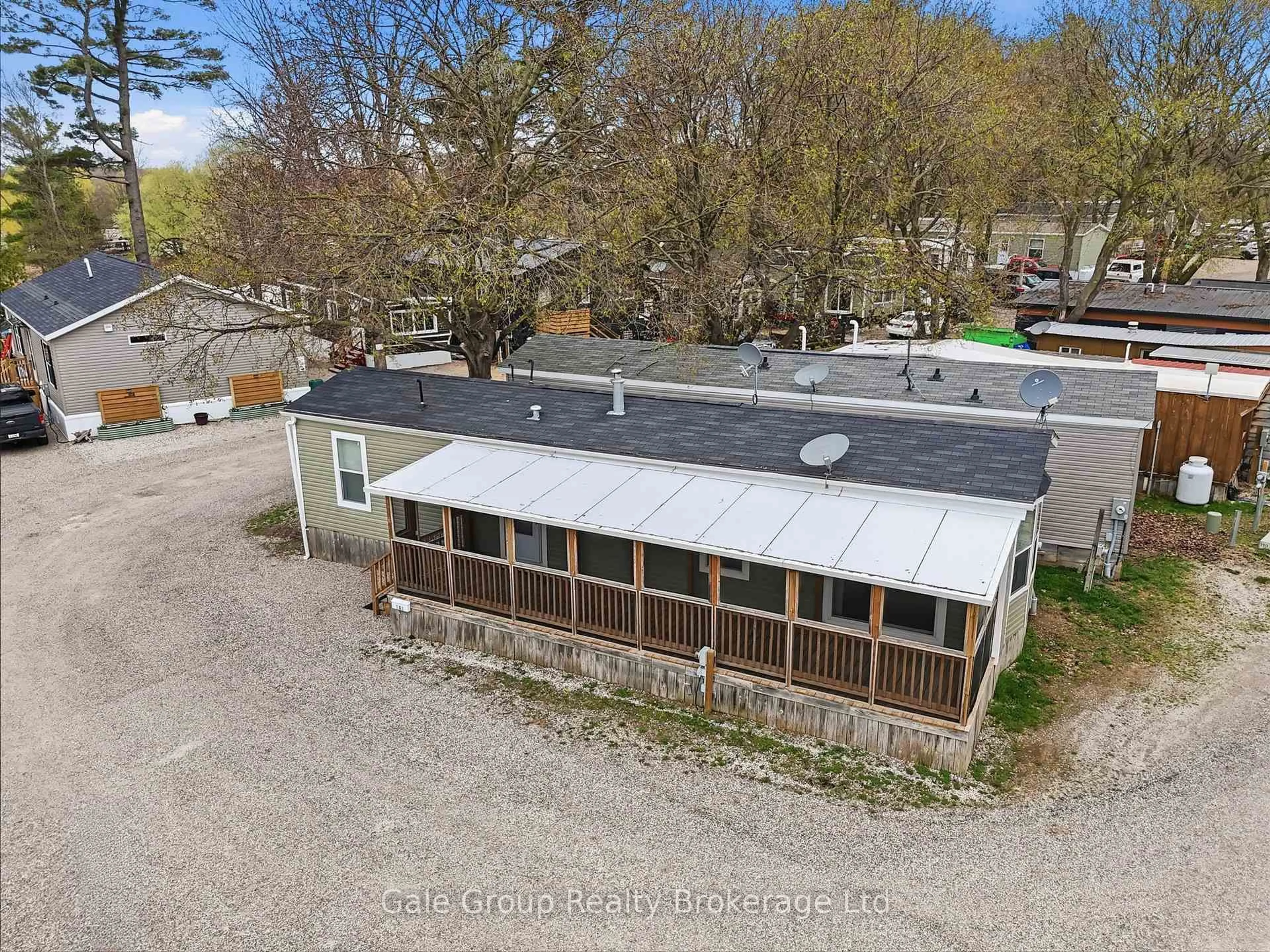 A pic from outside/outdoor area/front of a property/back of a property/a pic from drone, building for 99 Fourth Concession Rd #Unit 202, Brant Ontario N0E 1A0