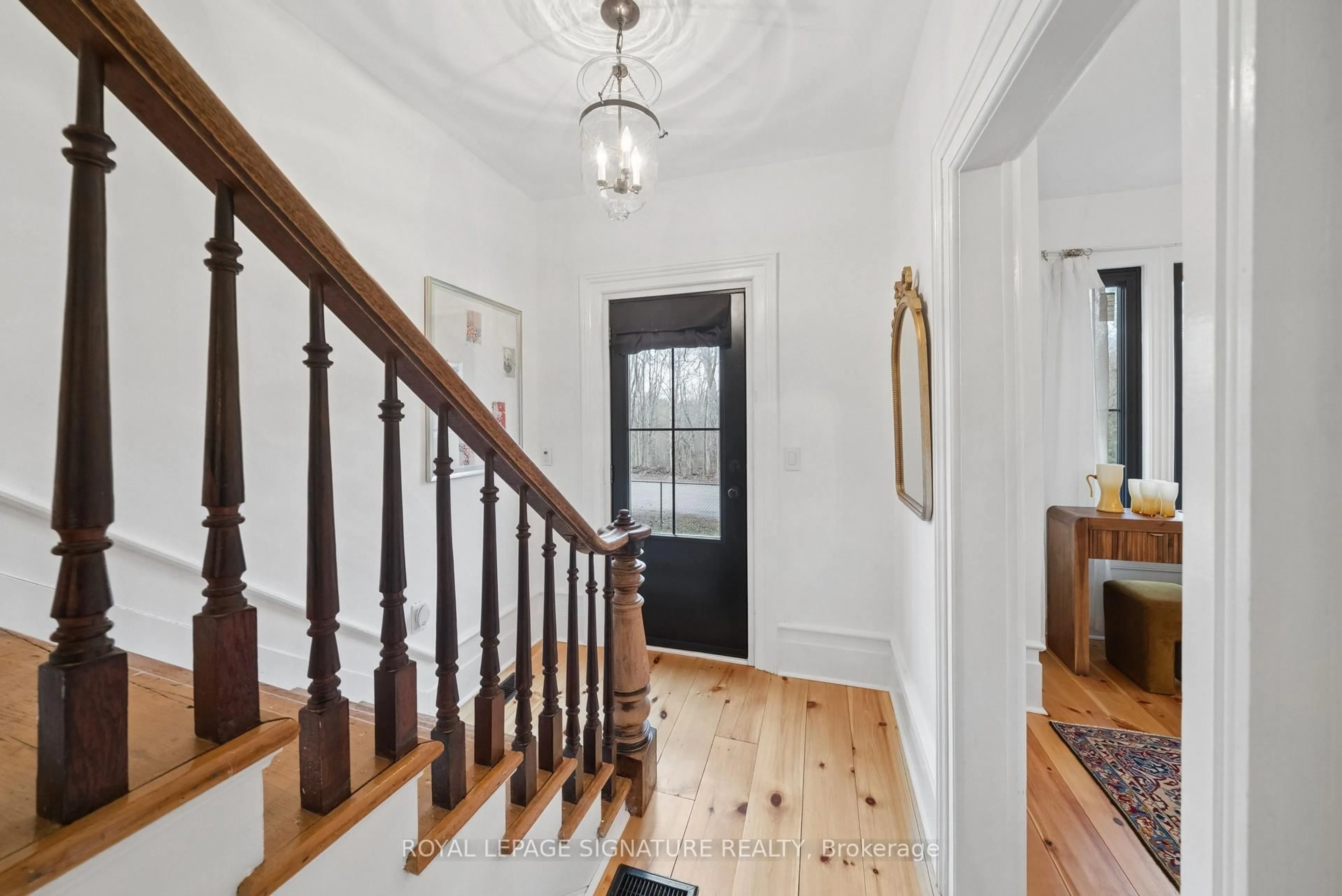 Indoor foyer for 307 Old Percy Rd, Cramahe Ontario K0K 1M0