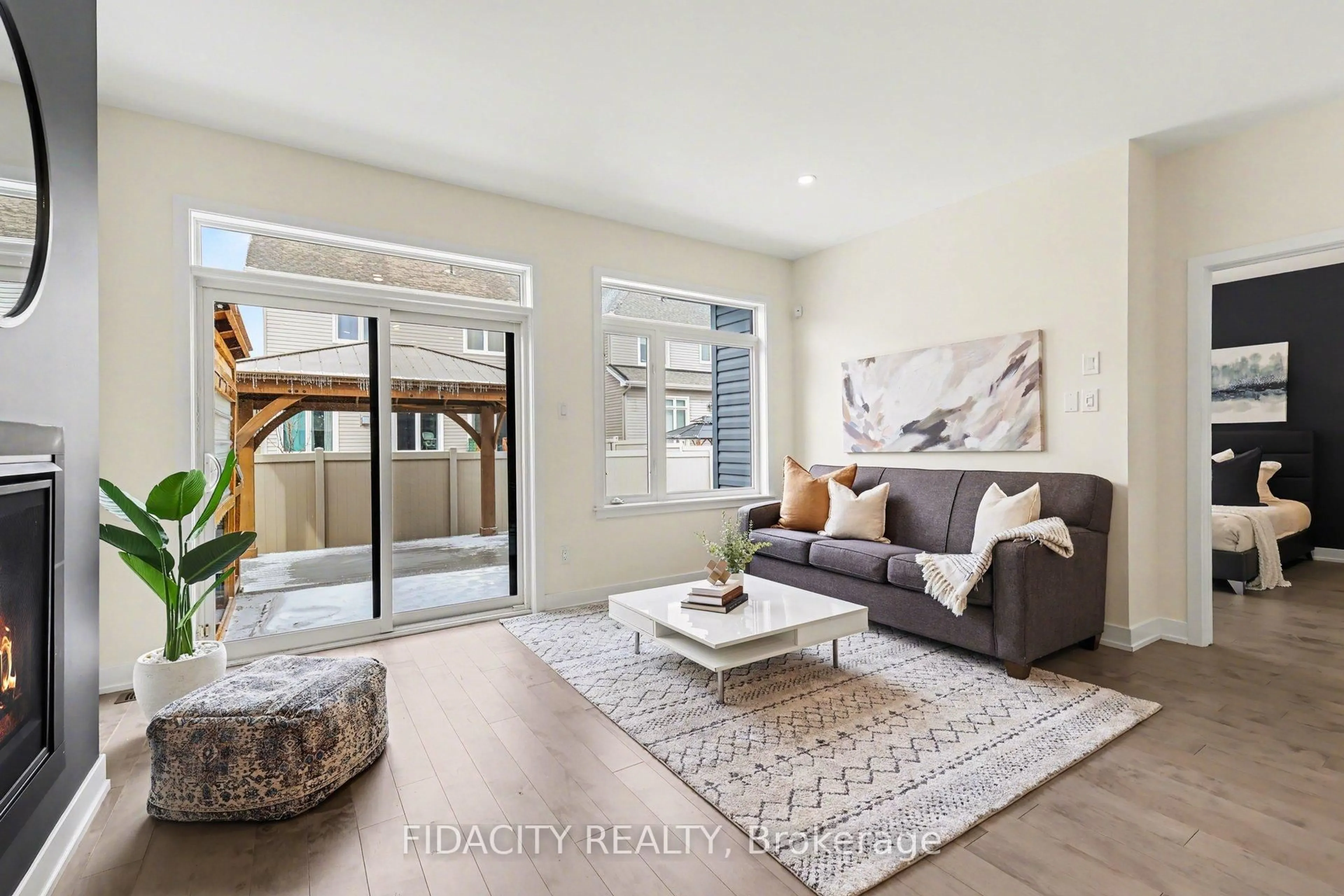 Living room with furniture, unknown for 565 Bobolink Rdge, Ottawa Ontario K2S 2P4