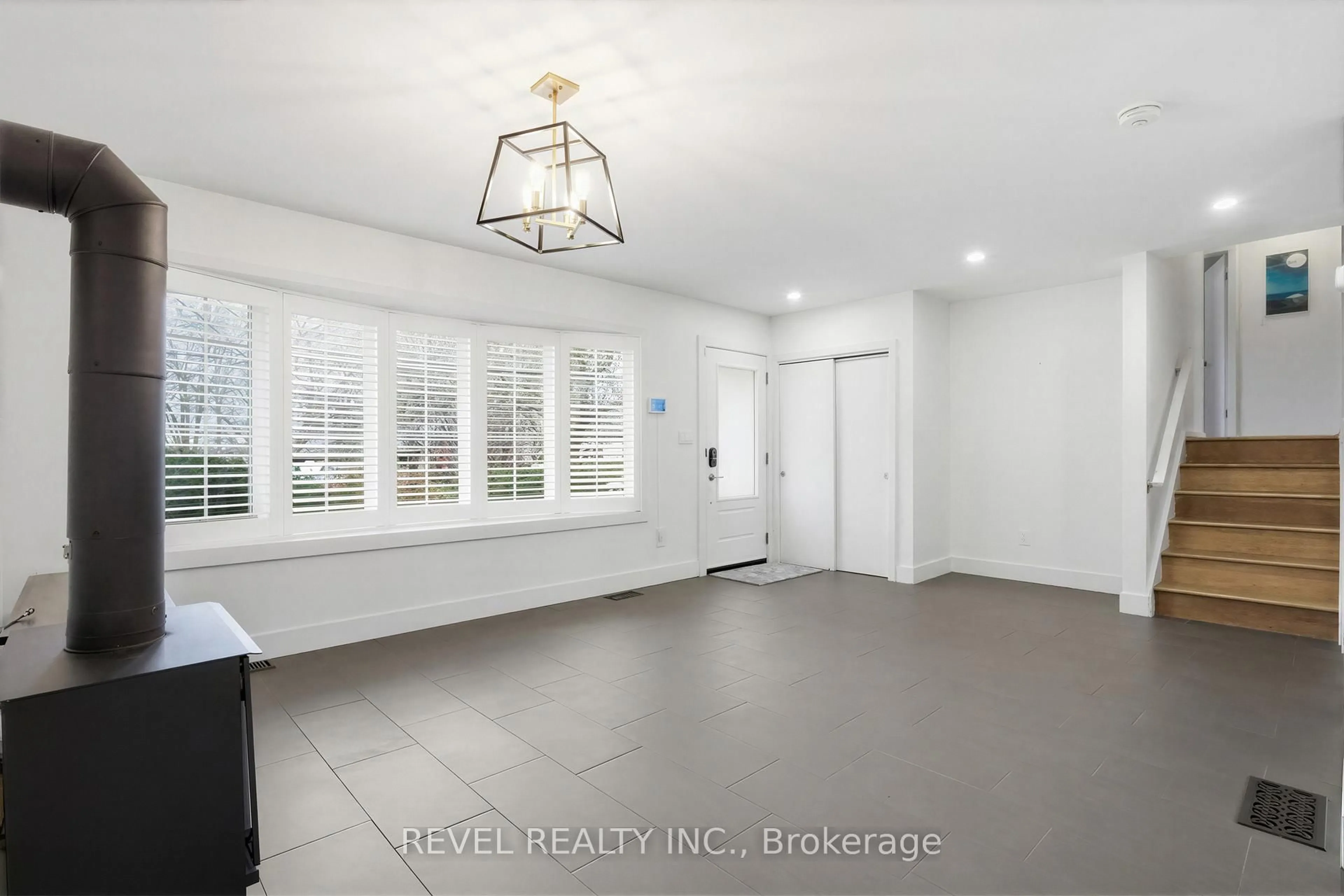 Unknown for 92 Water St, Woolwich Ontario N0B 2N0