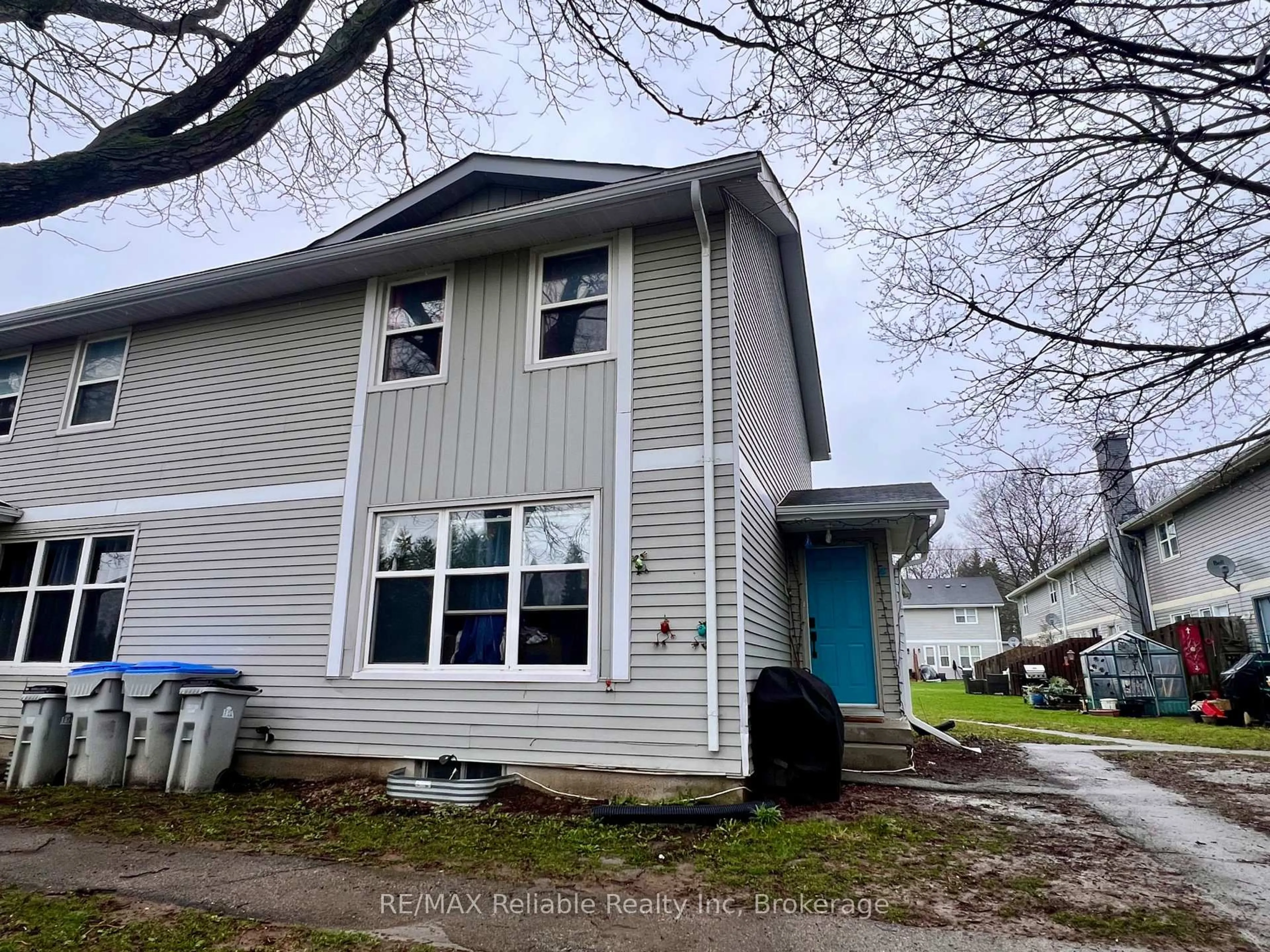 Home with vinyl exterior material, street for 4 St. Charles Pl, Huron East Ontario N0M 1L0