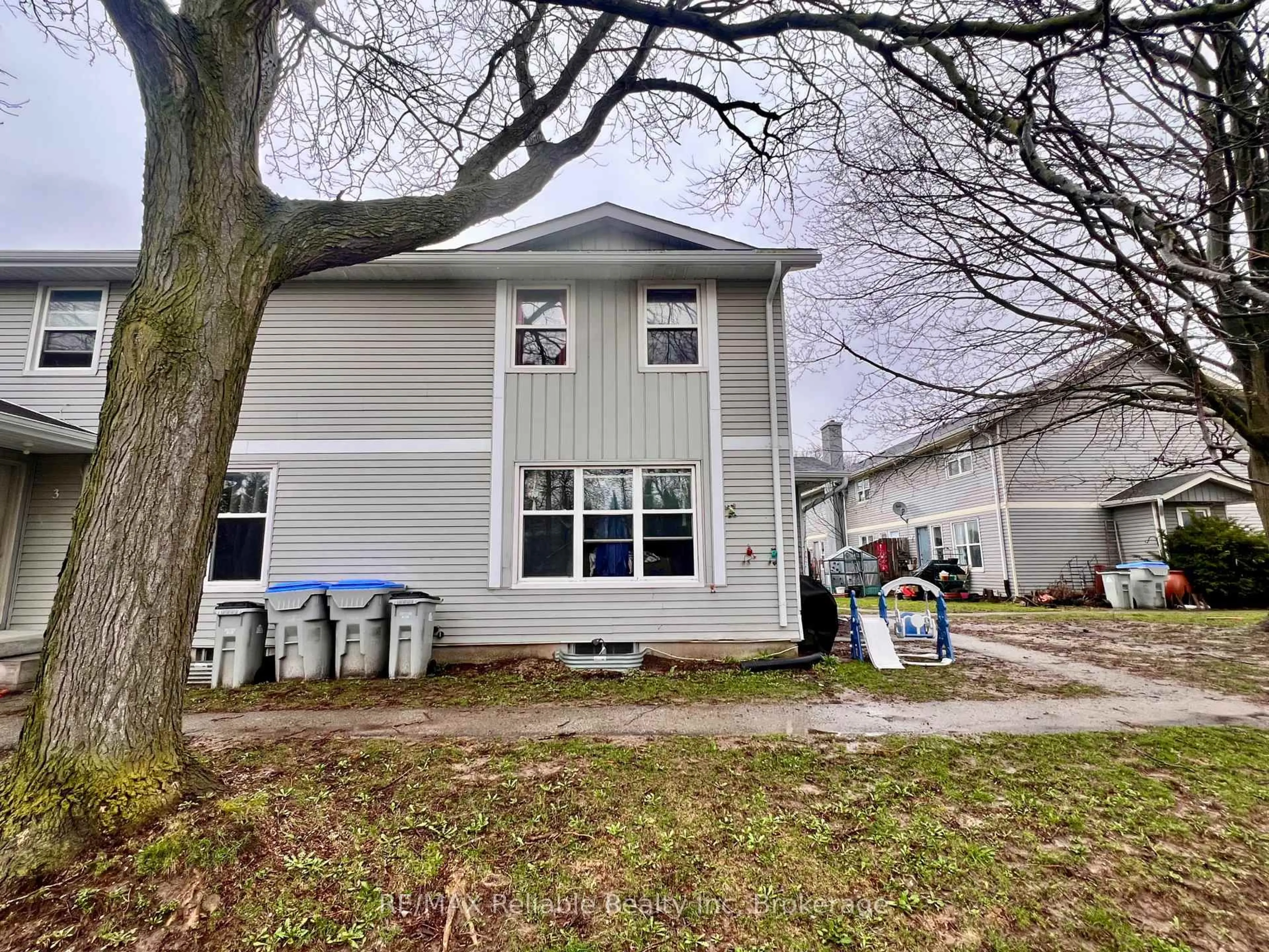 Unknown for 4 St. Charles Pl, Huron East Ontario N0M 1L0