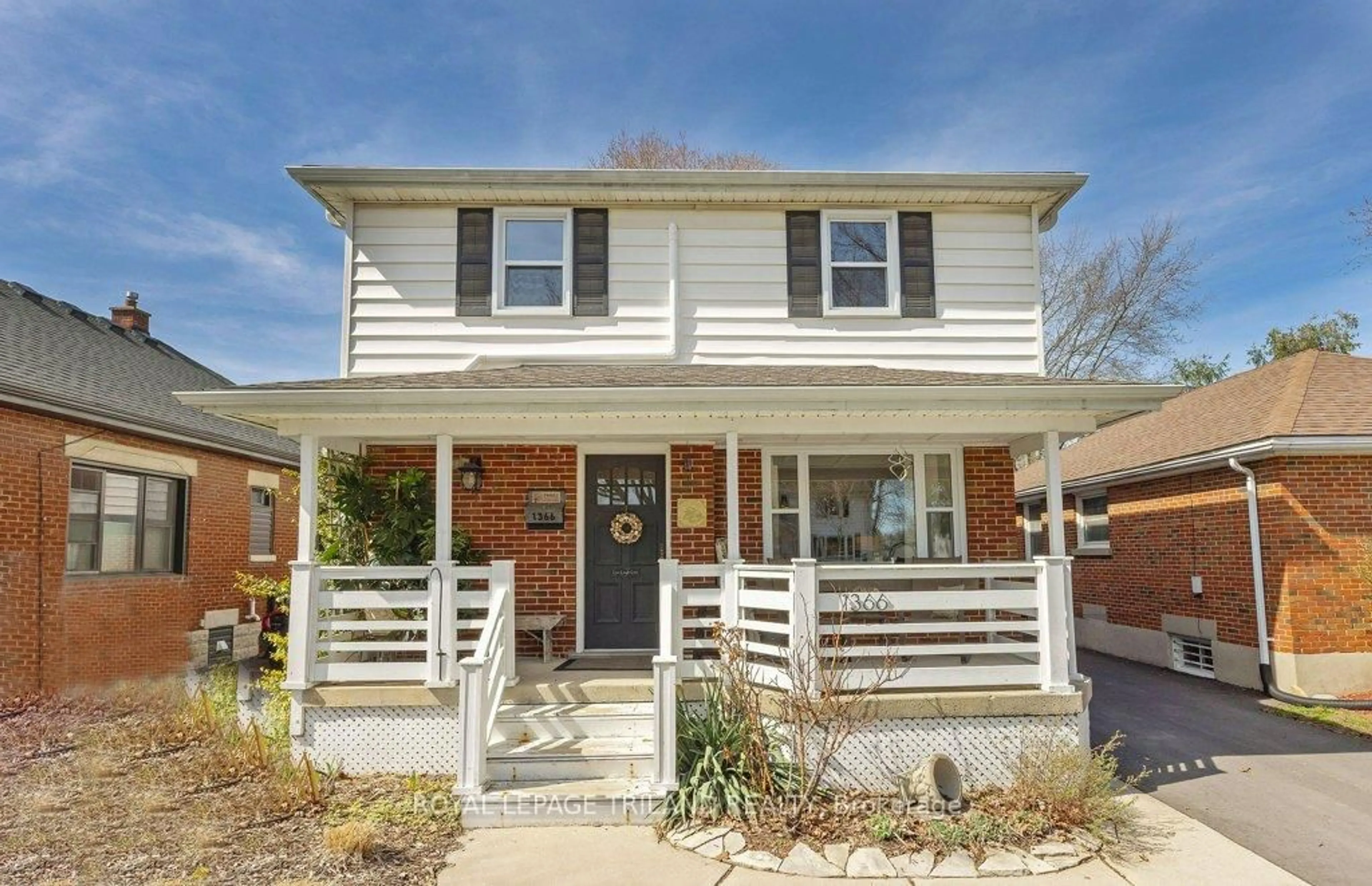 Home with vinyl exterior material, street for 1366 Langmuir Ave, London East Ontario N5W 2G6