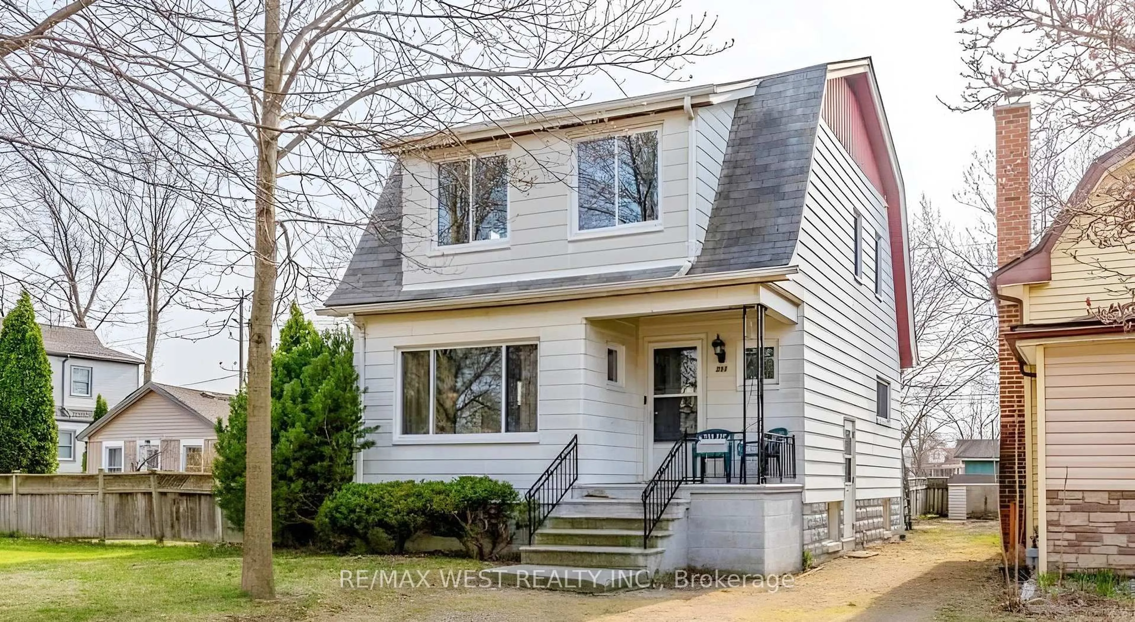 Home with vinyl exterior material, street for 959 Westminster Blvd, Windsor Ontario N8S 2C2