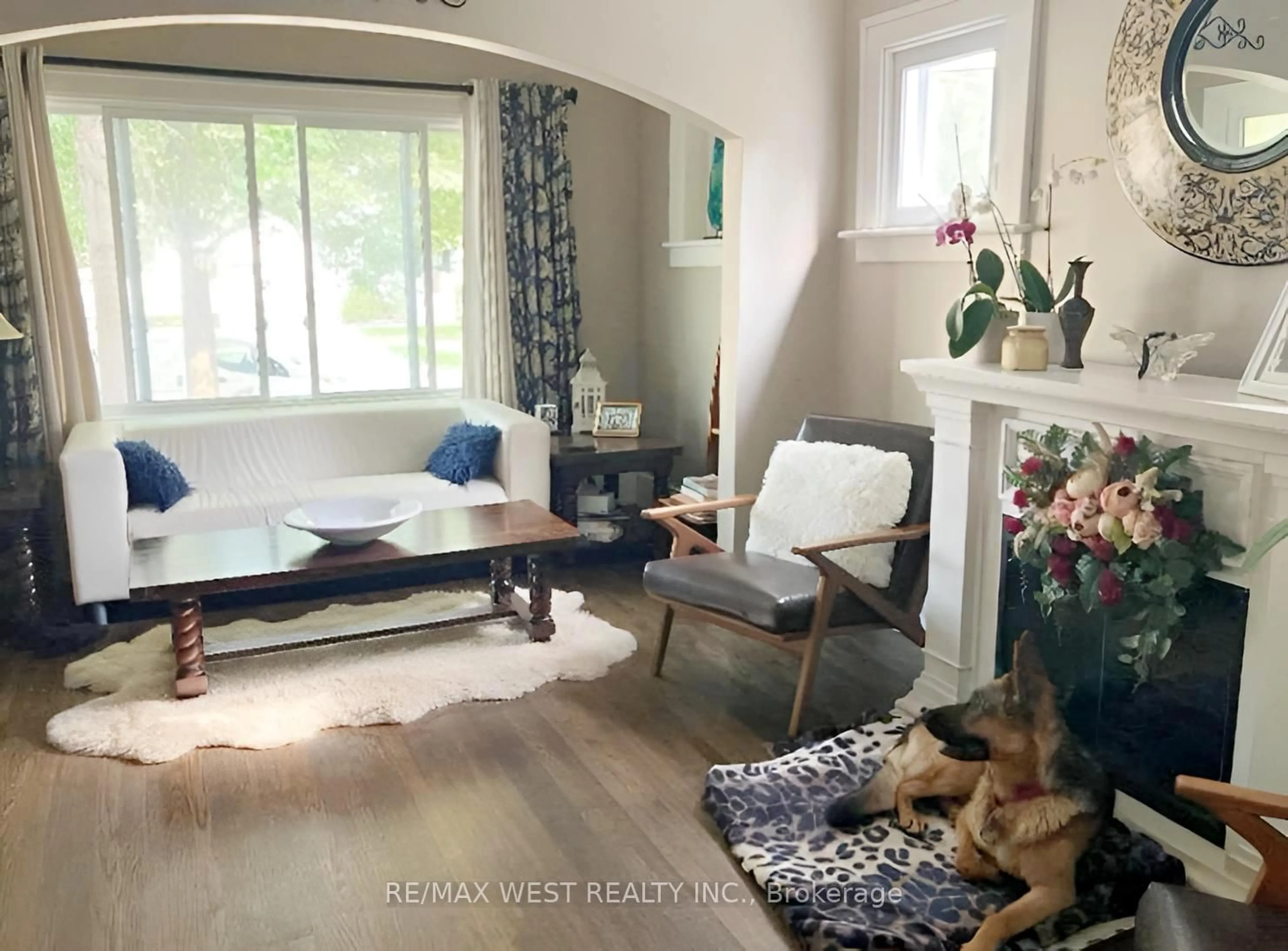 Living room with furniture, unknown for 959 Westminster Blvd, Windsor Ontario N8S 2C2