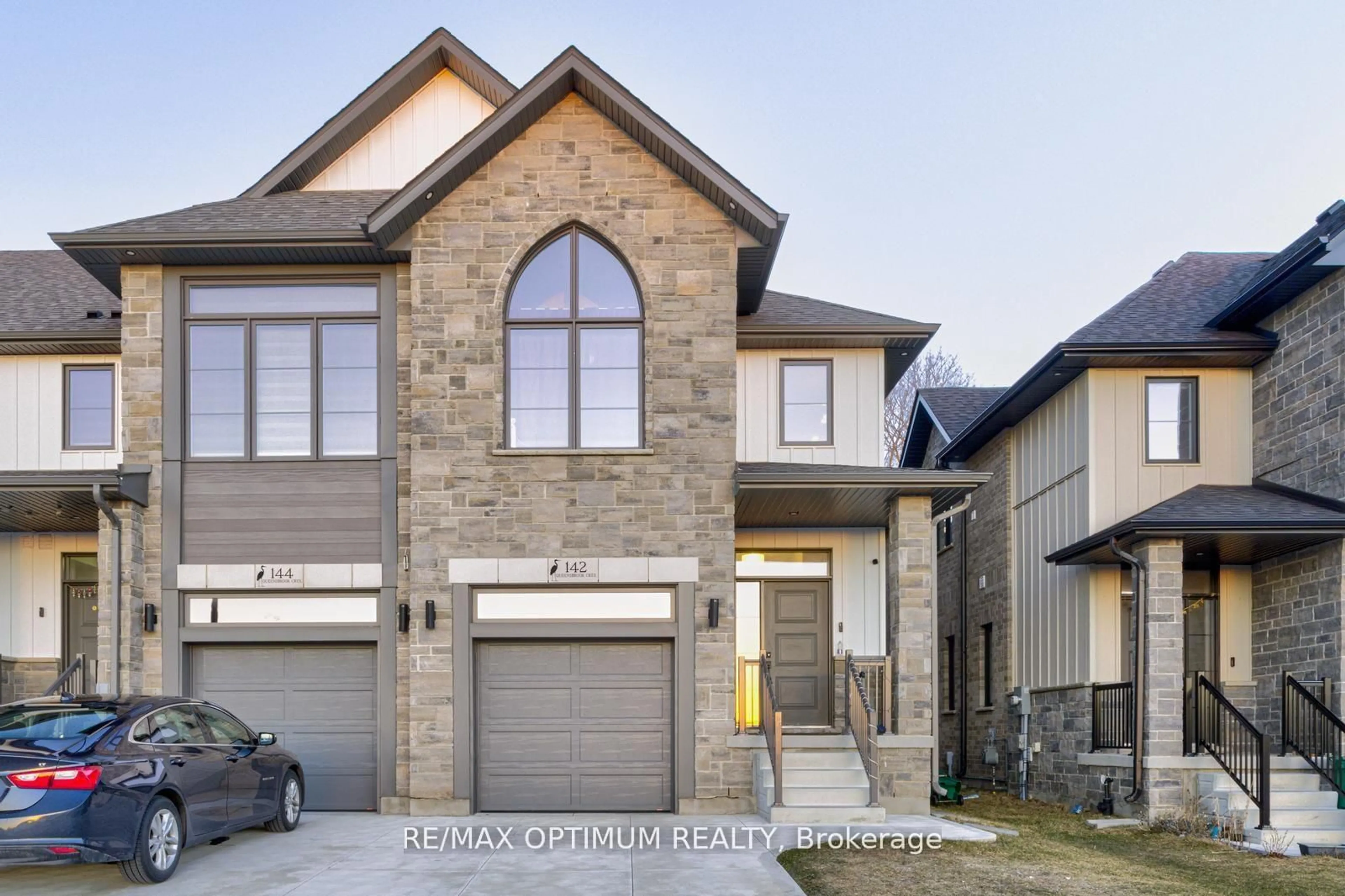 Home with brick exterior material, street for 142 Queensbrook Cres, Cambridge Ontario N1S 0E4