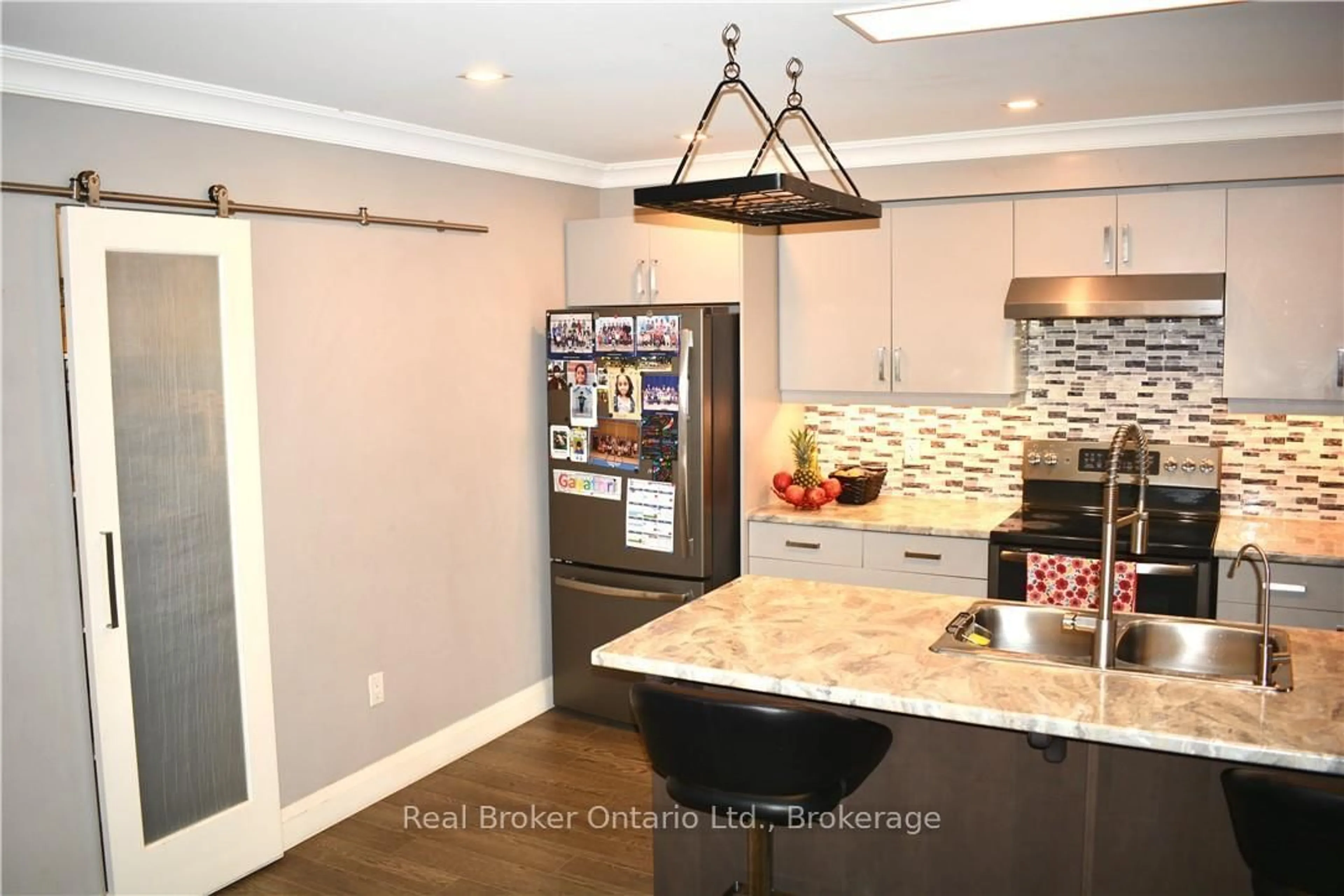 Open concept kitchen, ceramic/tile floor for 1 Chamberlain Ave #9, Ingersoll Ontario N5C 0A3