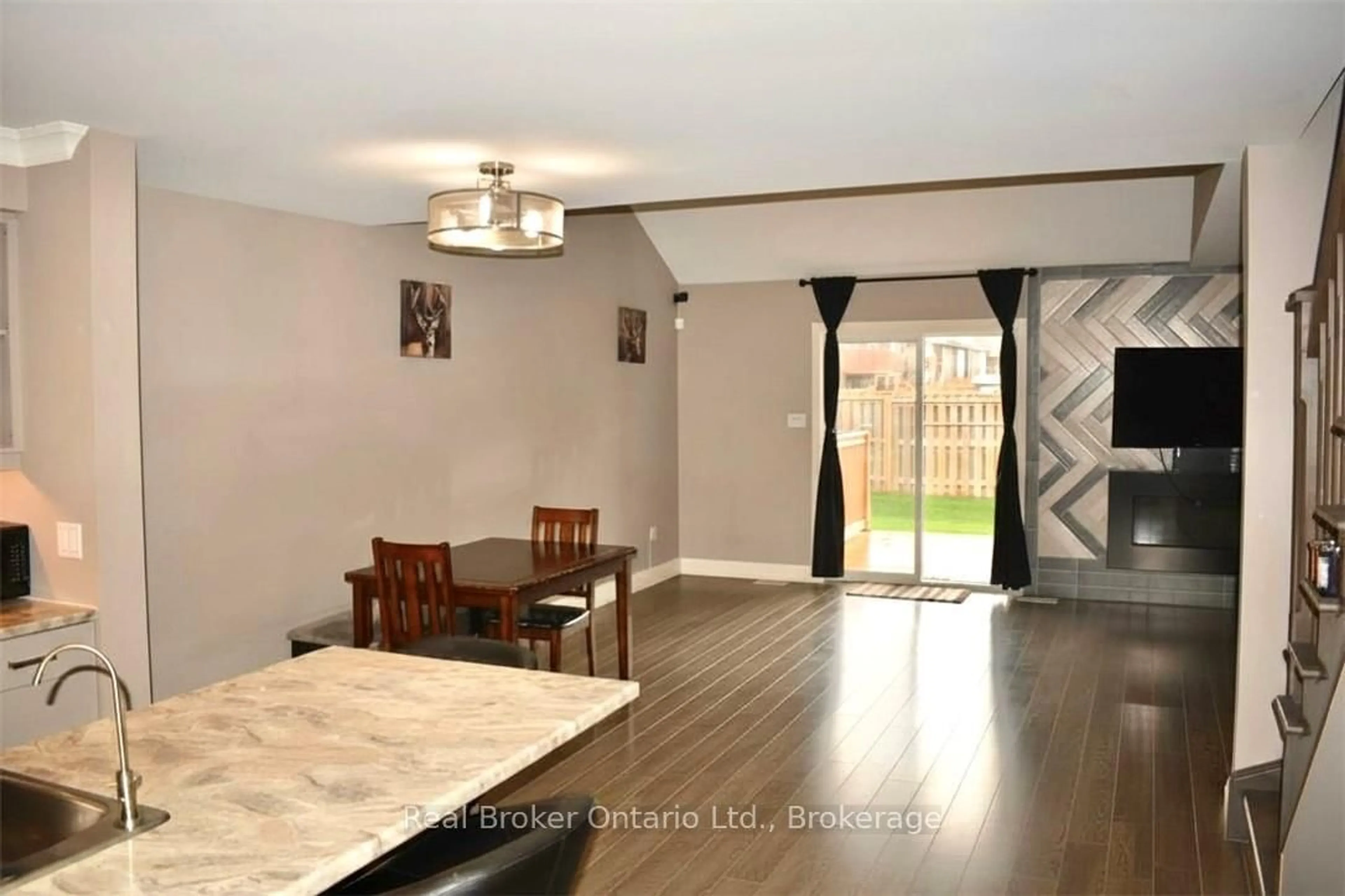 Dining room, wood/laminate floor for 1 Chamberlain Ave #9, Ingersoll Ontario N5C 0A3