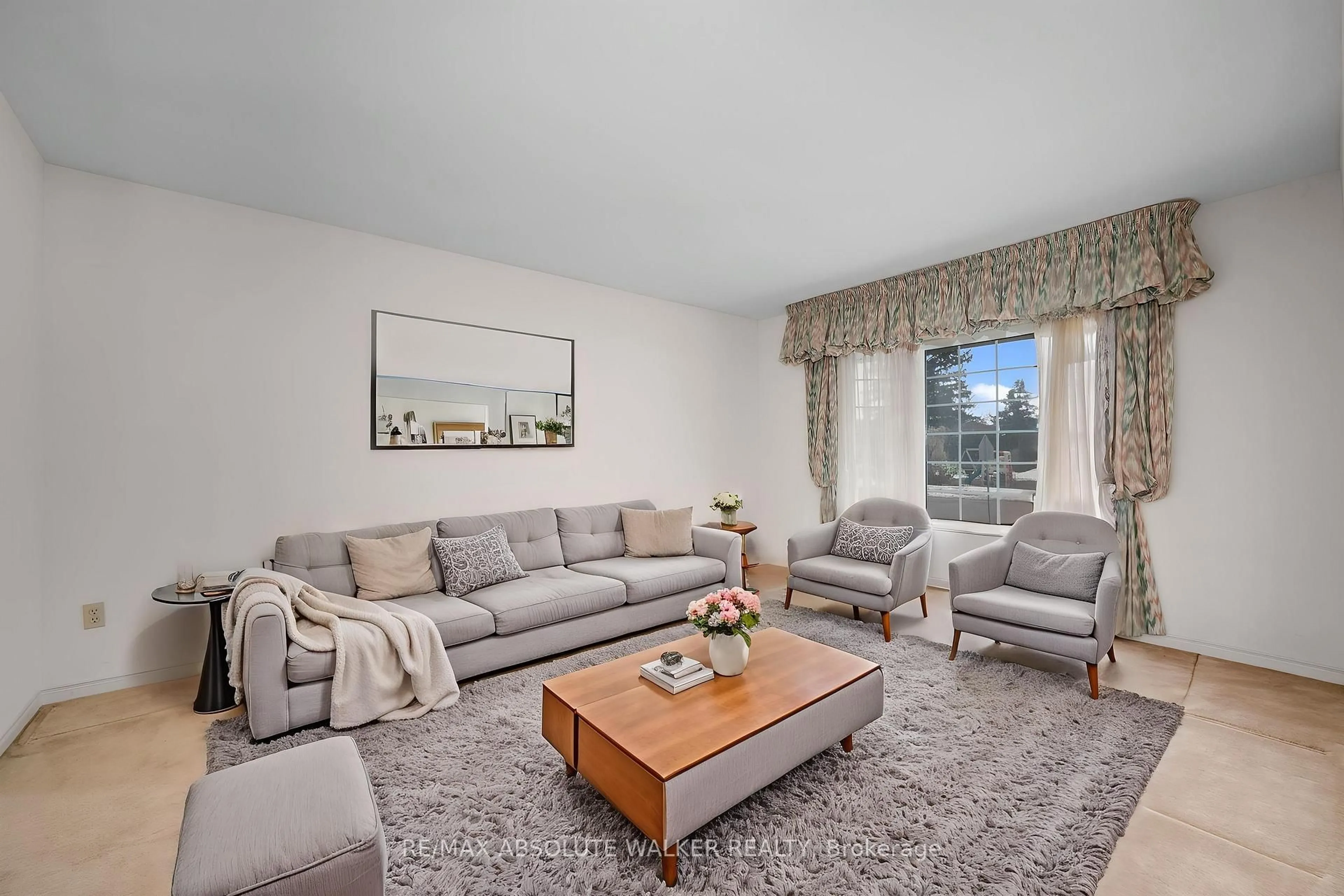 Living room with furniture, unknown for 755 Merkley Dr, Orleans Ontario K4A 2T9