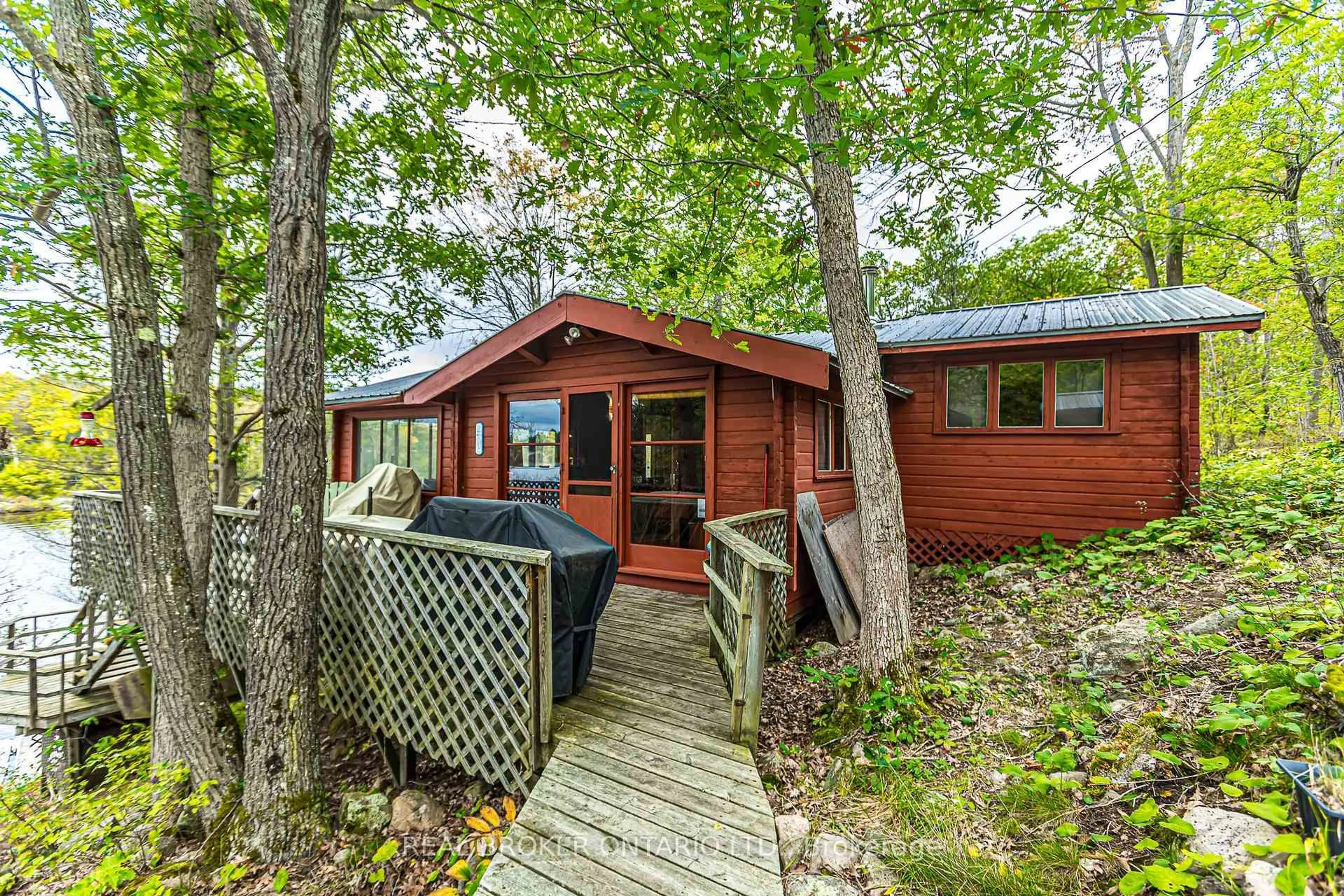 Patio, unknown for 744 10 Baxter Island, Georgian Bay Ontario L0K 1S0