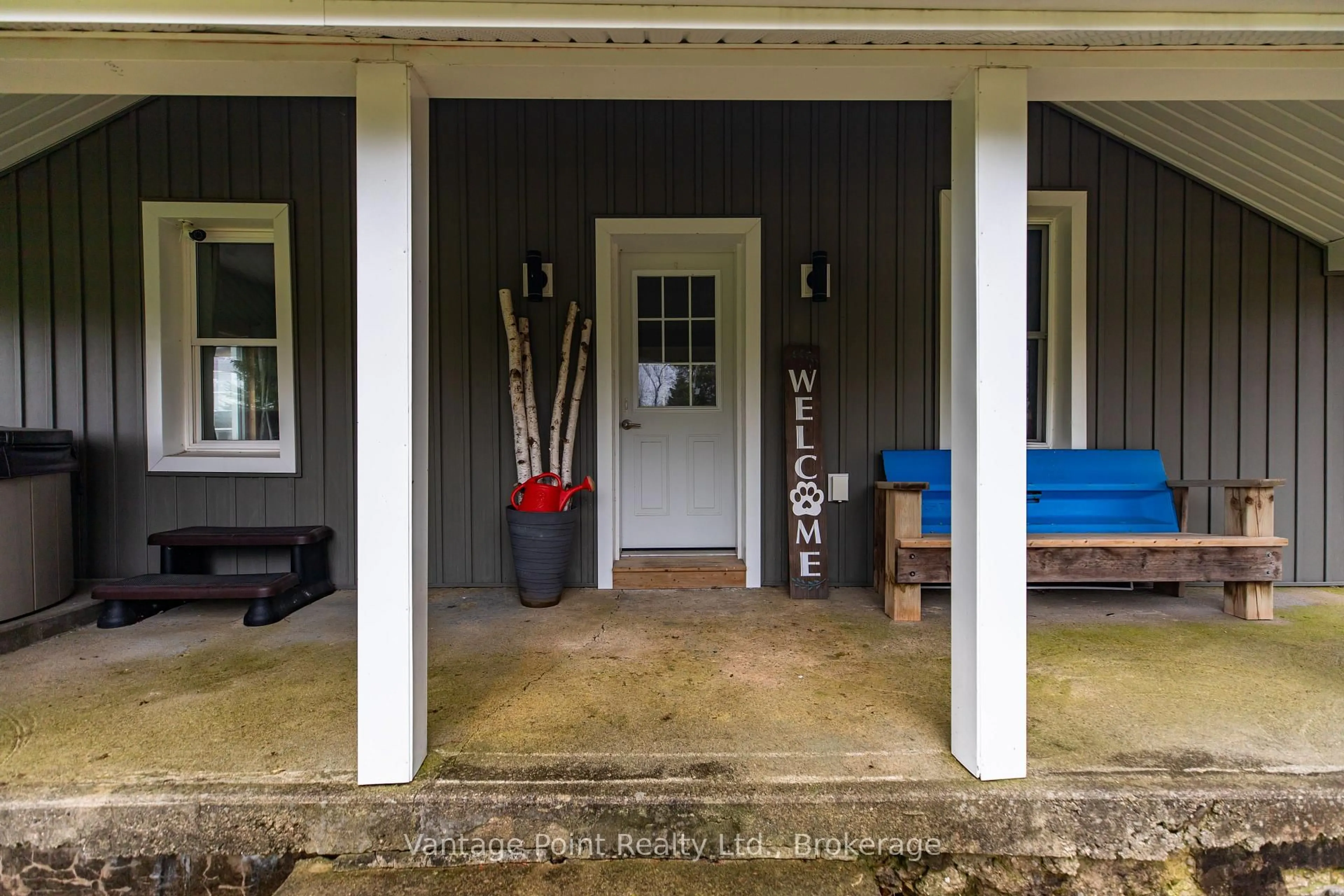 Indoor entryway for 773760 10 Highway, Grey Highlands Ontario N0C 1E0