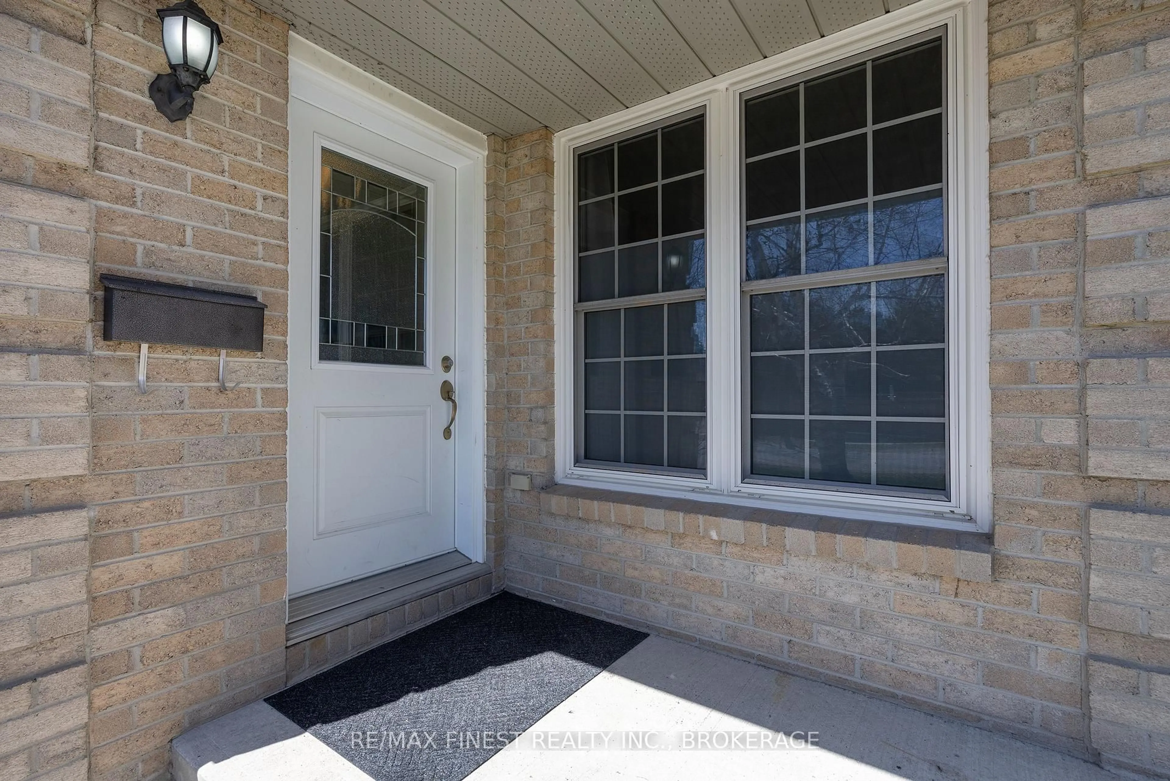 Indoor entryway for 773 Davis Dr, Kingston Ontario K7M 8E3