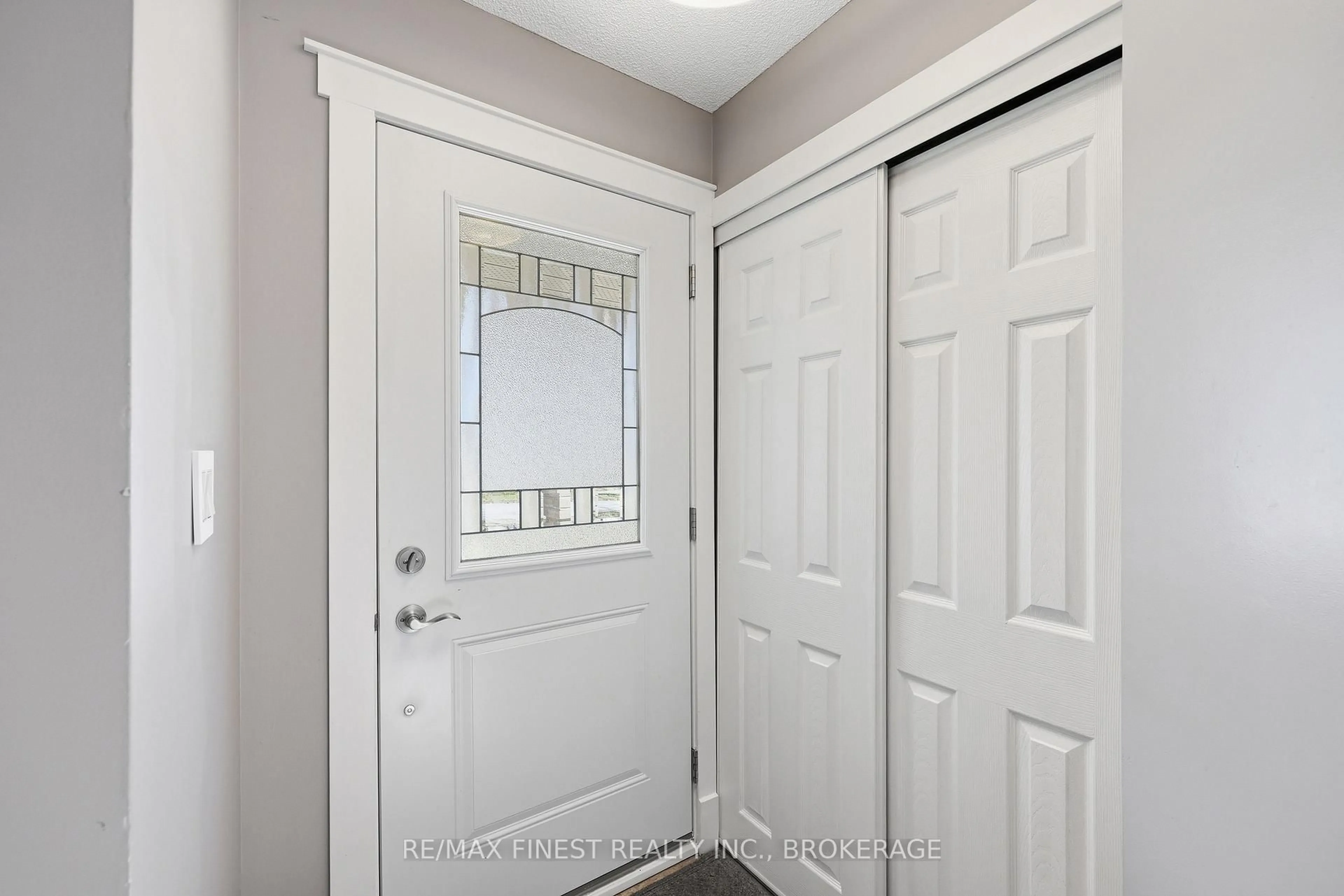 Indoor entryway for 773 Davis Dr, Kingston Ontario K7M 8E3