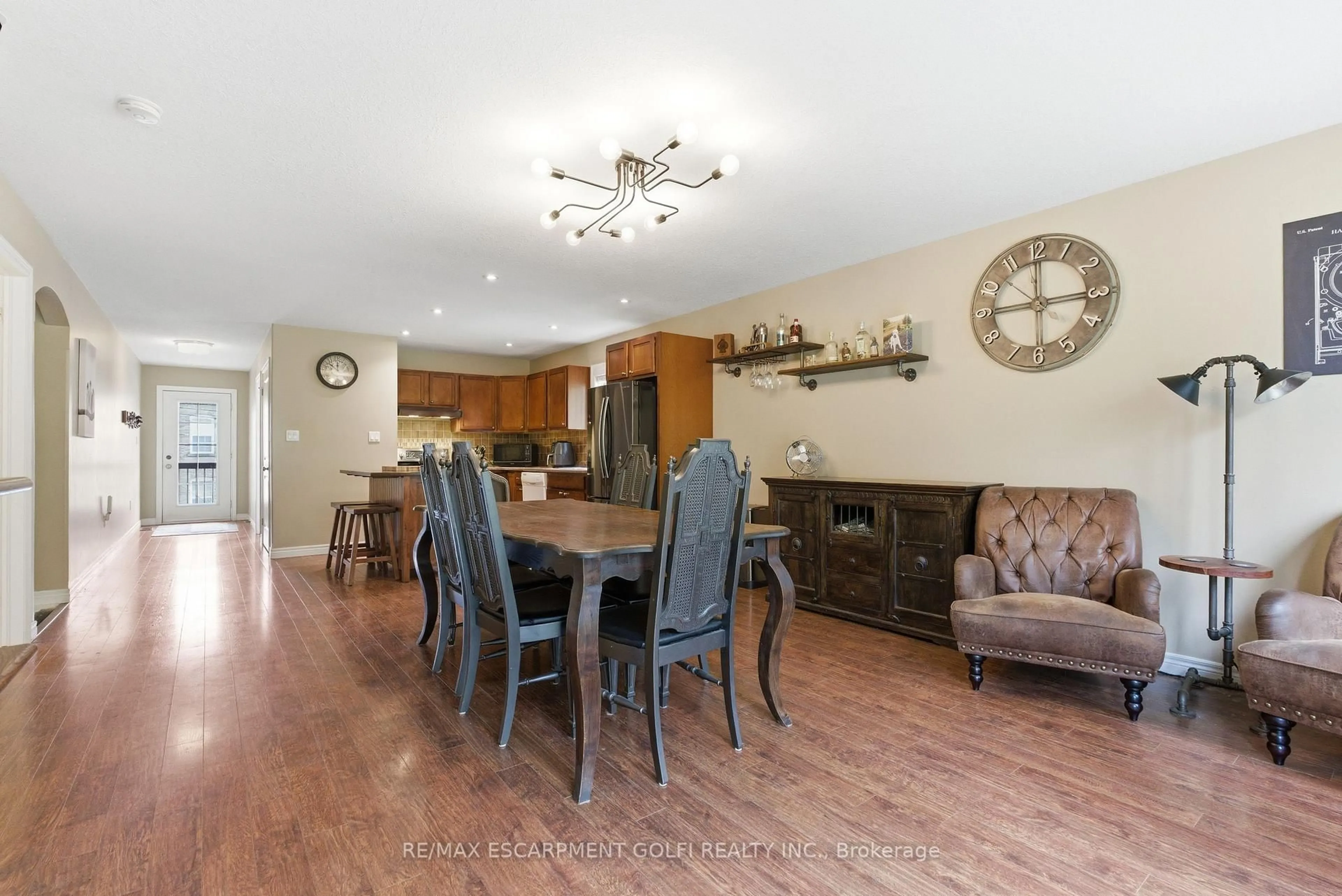 Dining room, wood/laminate floor for 95 West River St, Brant Ontario N3L 2V4