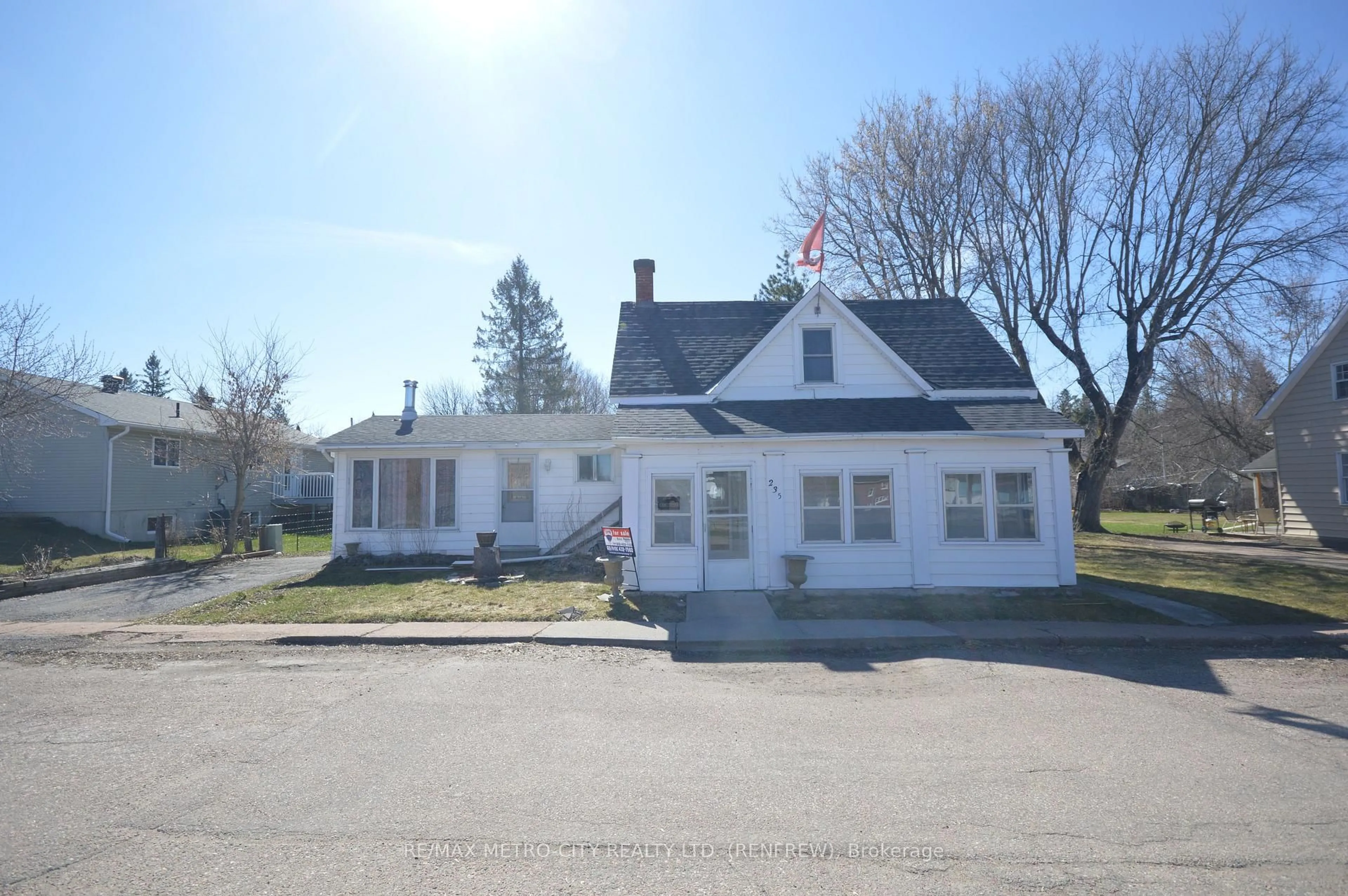 Unknown for 235 Renfrew Ave, Renfrew Ontario K7V 2Y7