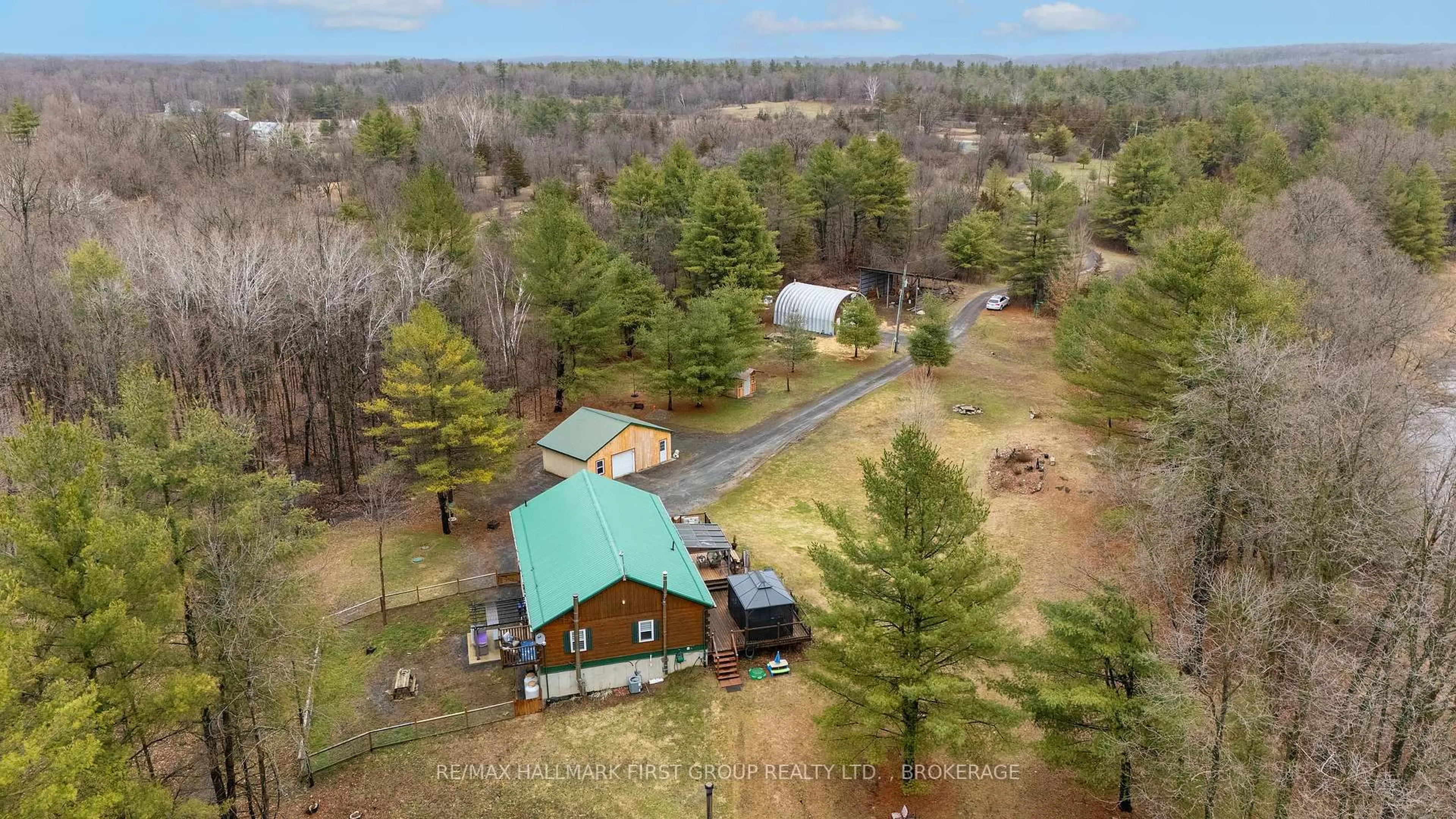 A pic from outside/outdoor area/front of a property/back of a property/a pic from drone, unknown for 2723 Desert Lake Rd, Hartington Ontario K0H 1W0