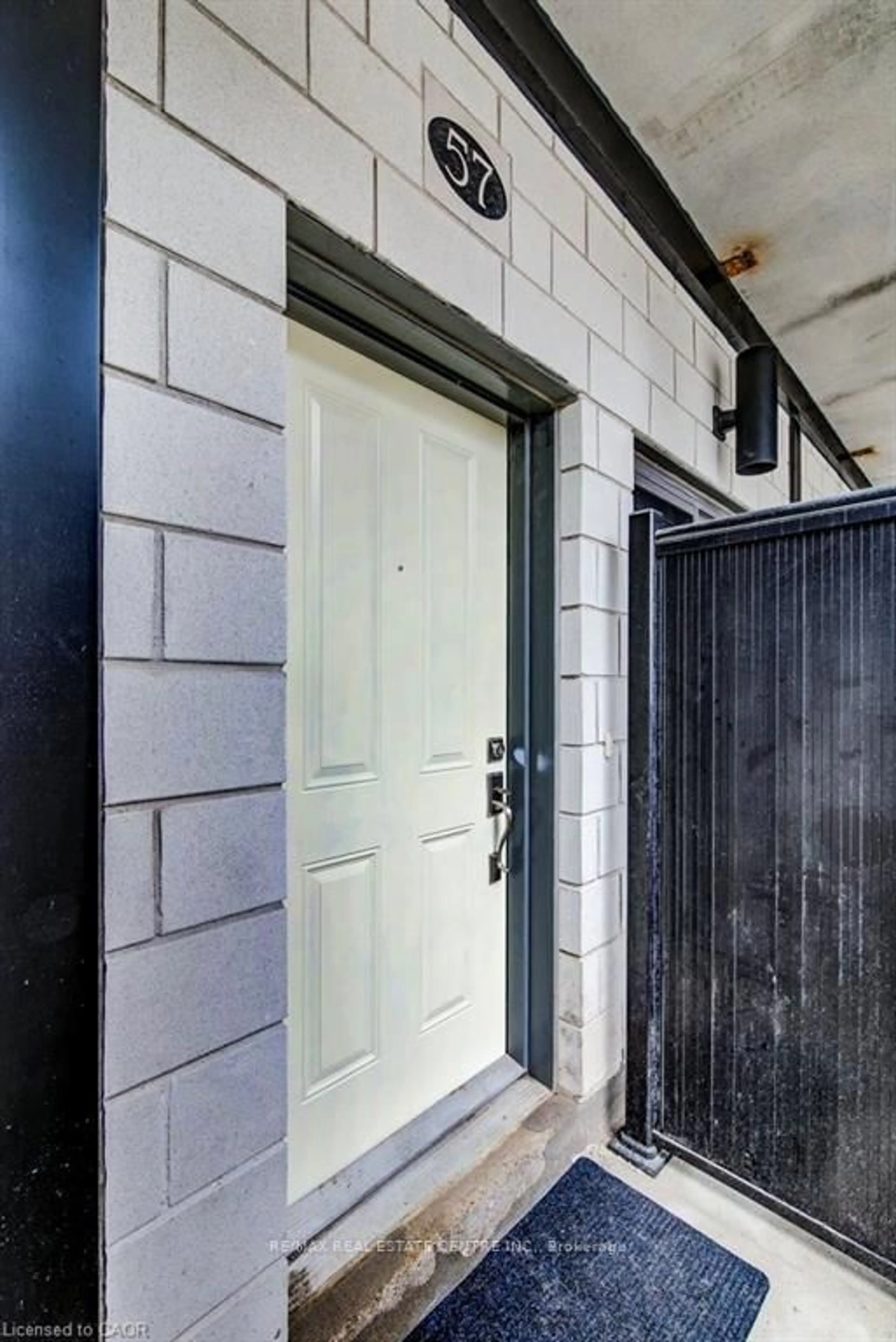 Indoor entryway for 25 Isherwood Ave #57, Cambridge Ontario N1R 0E2