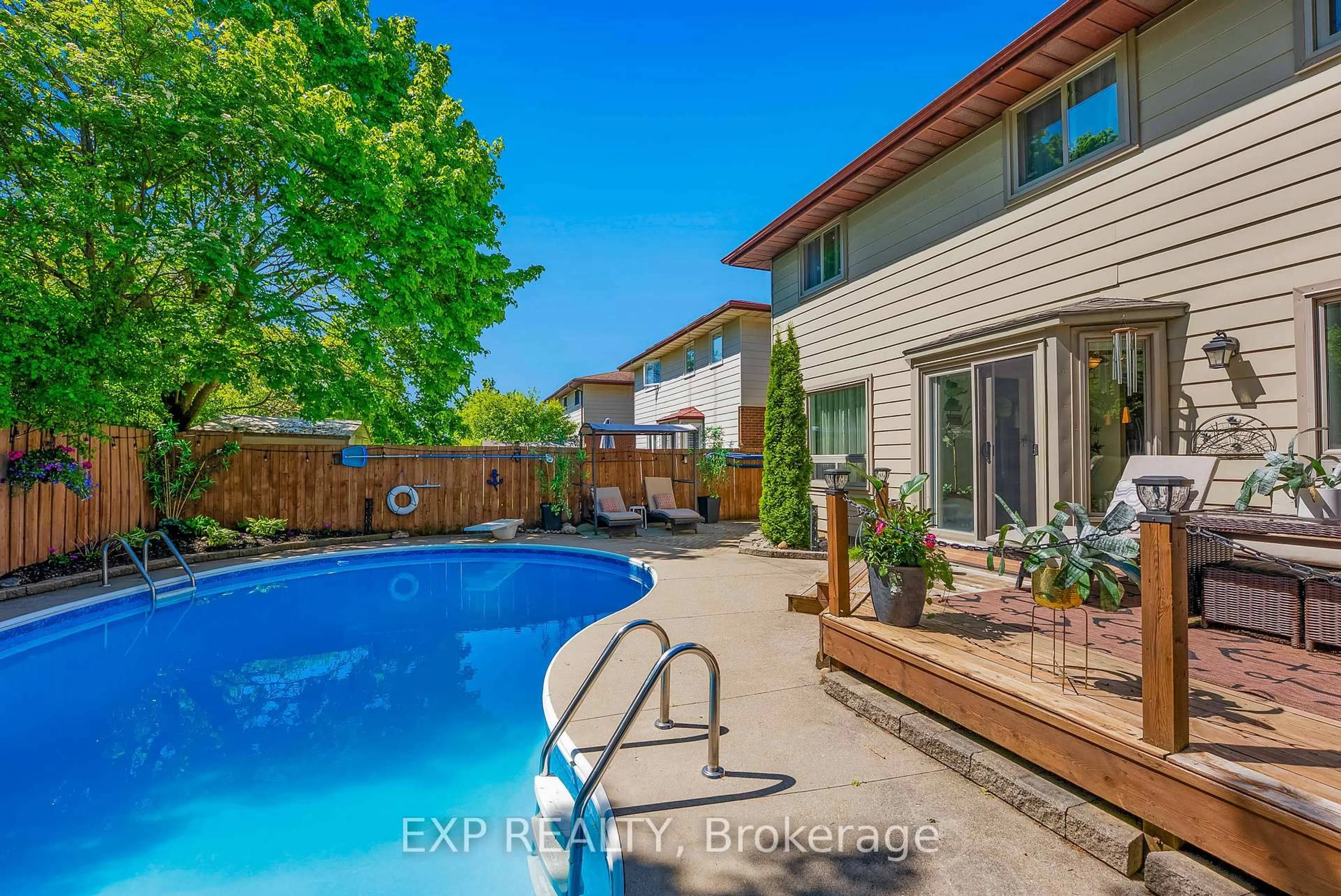 Pool for 113 Oneida Pl, Kitchener Ontario N2A 3G2