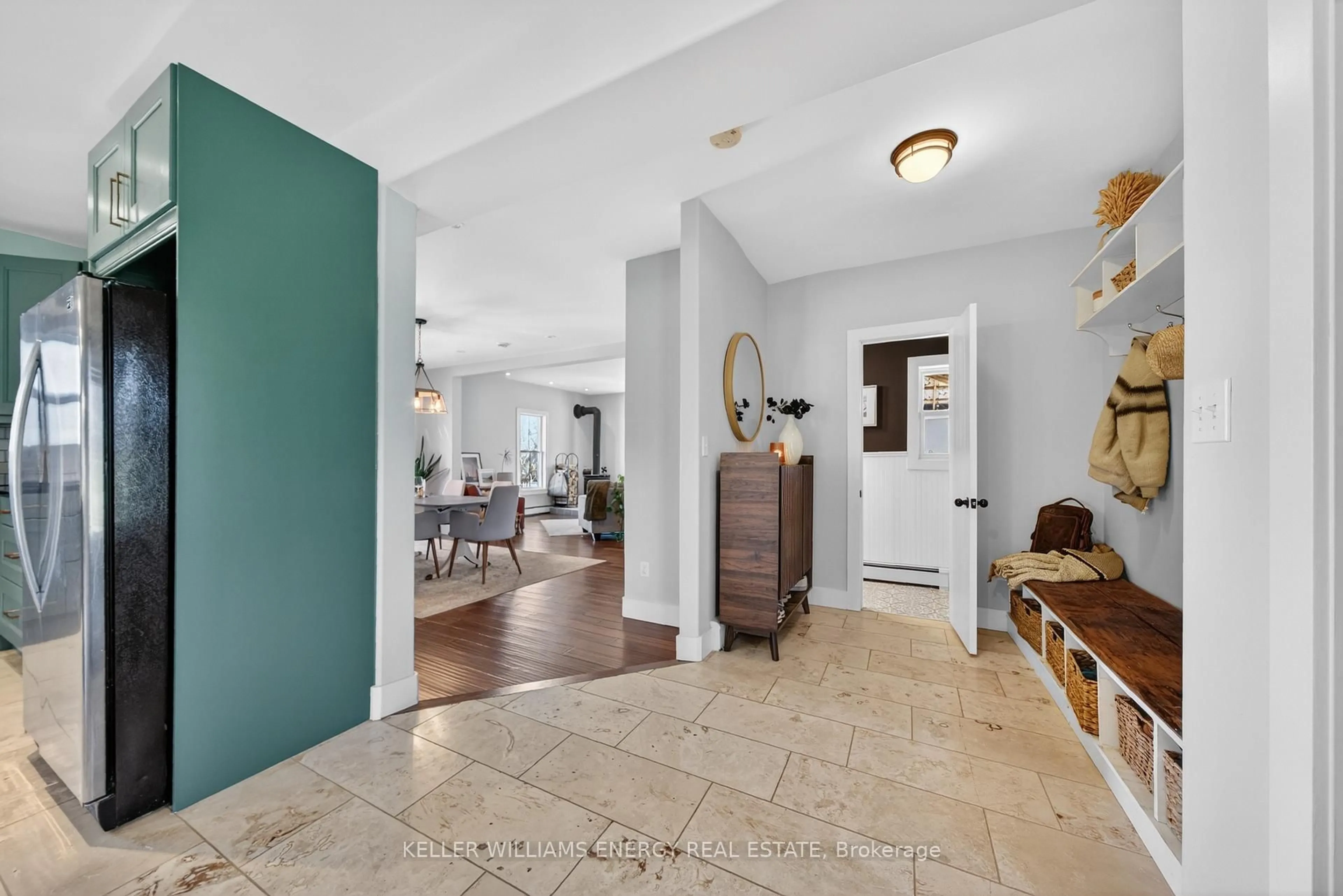 Indoor entryway for 641 Melville Rd, Prince Edward County Ontario K0K 1T0