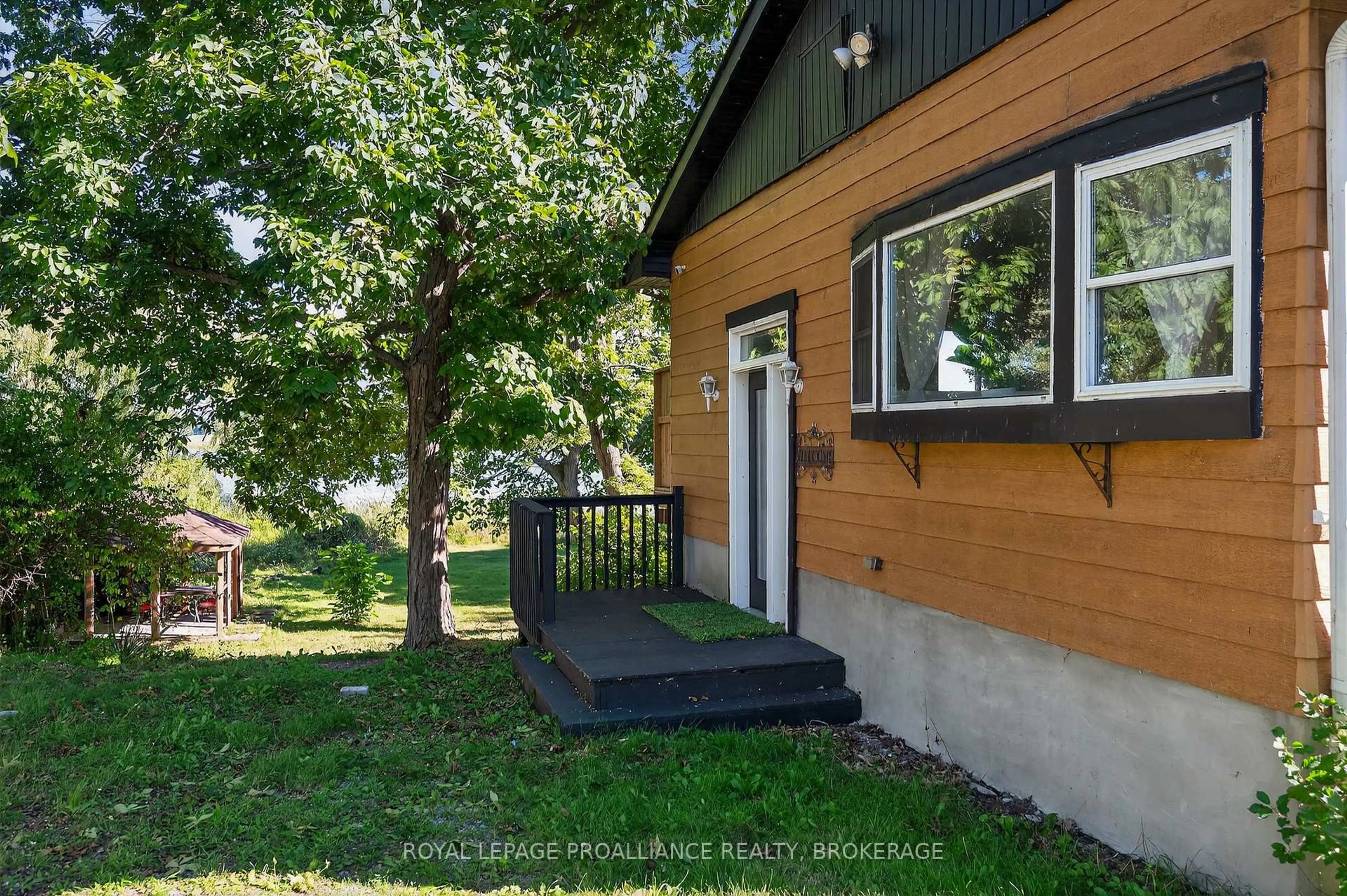 Unknown for 225 Johnson Bay Lane, Gananoque Ontario K7G 2V6