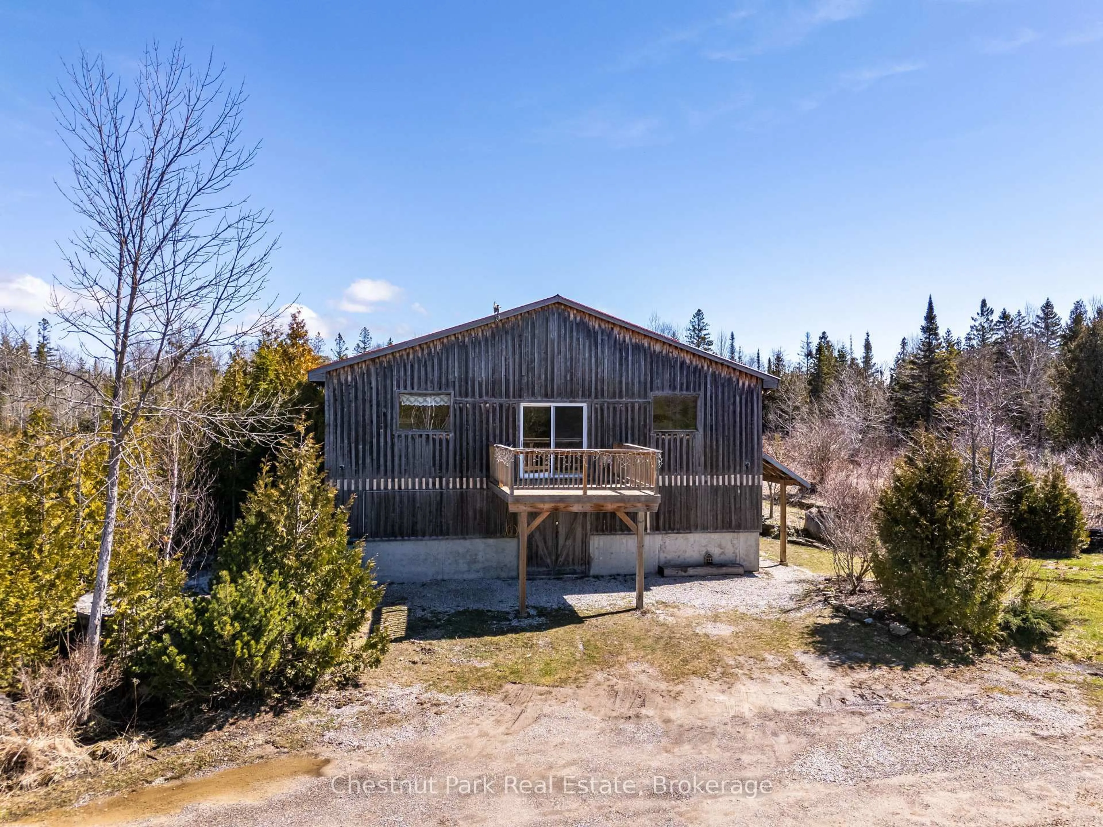 A pic from outside/outdoor area/front of a property/back of a property/a pic from drone, building for 1137 SUNSET Dr, South Bruce Peninsula Ontario N0H 2T0