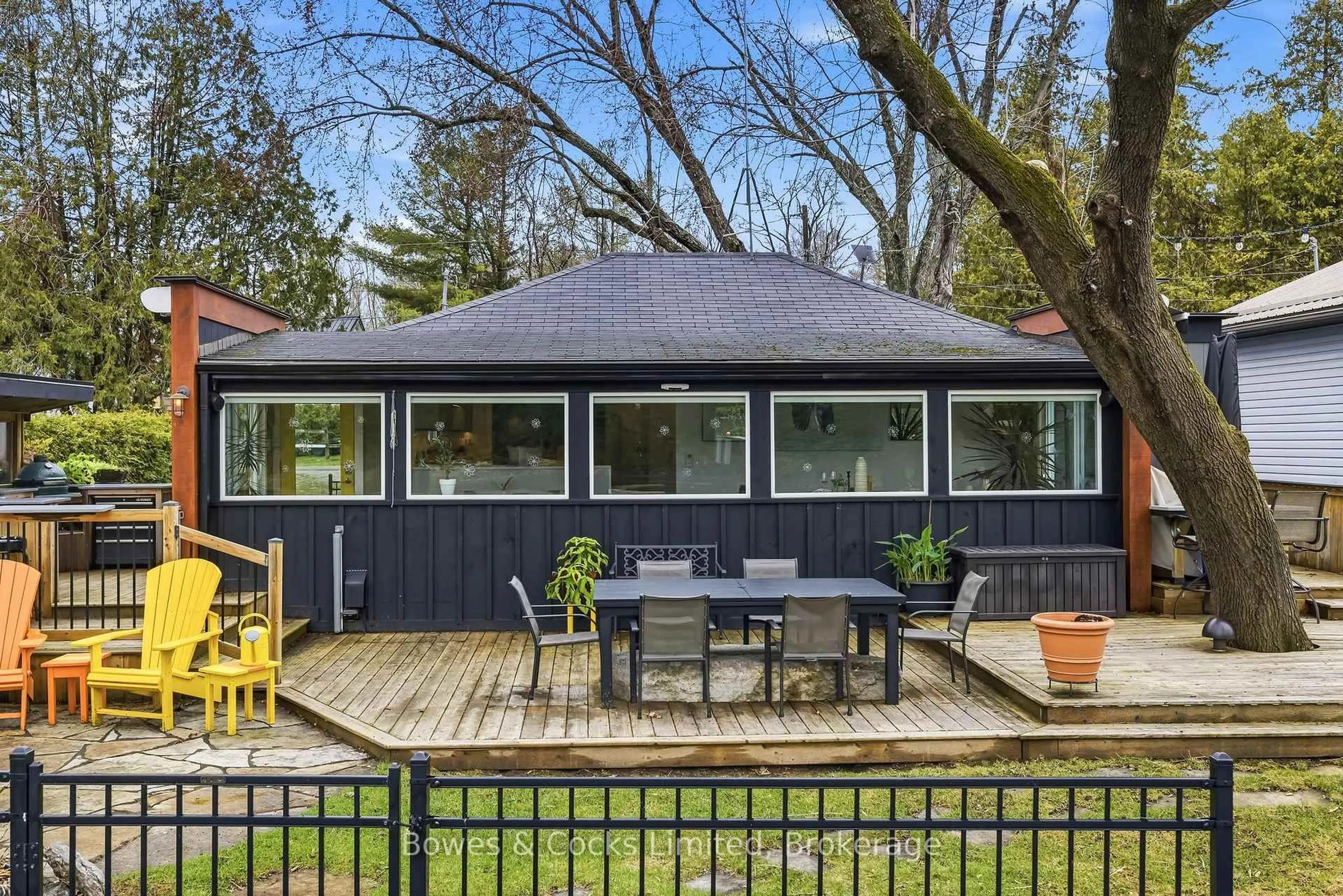 Patio, street for 2817 River Ave, Selwyn Ontario K0L 3G0