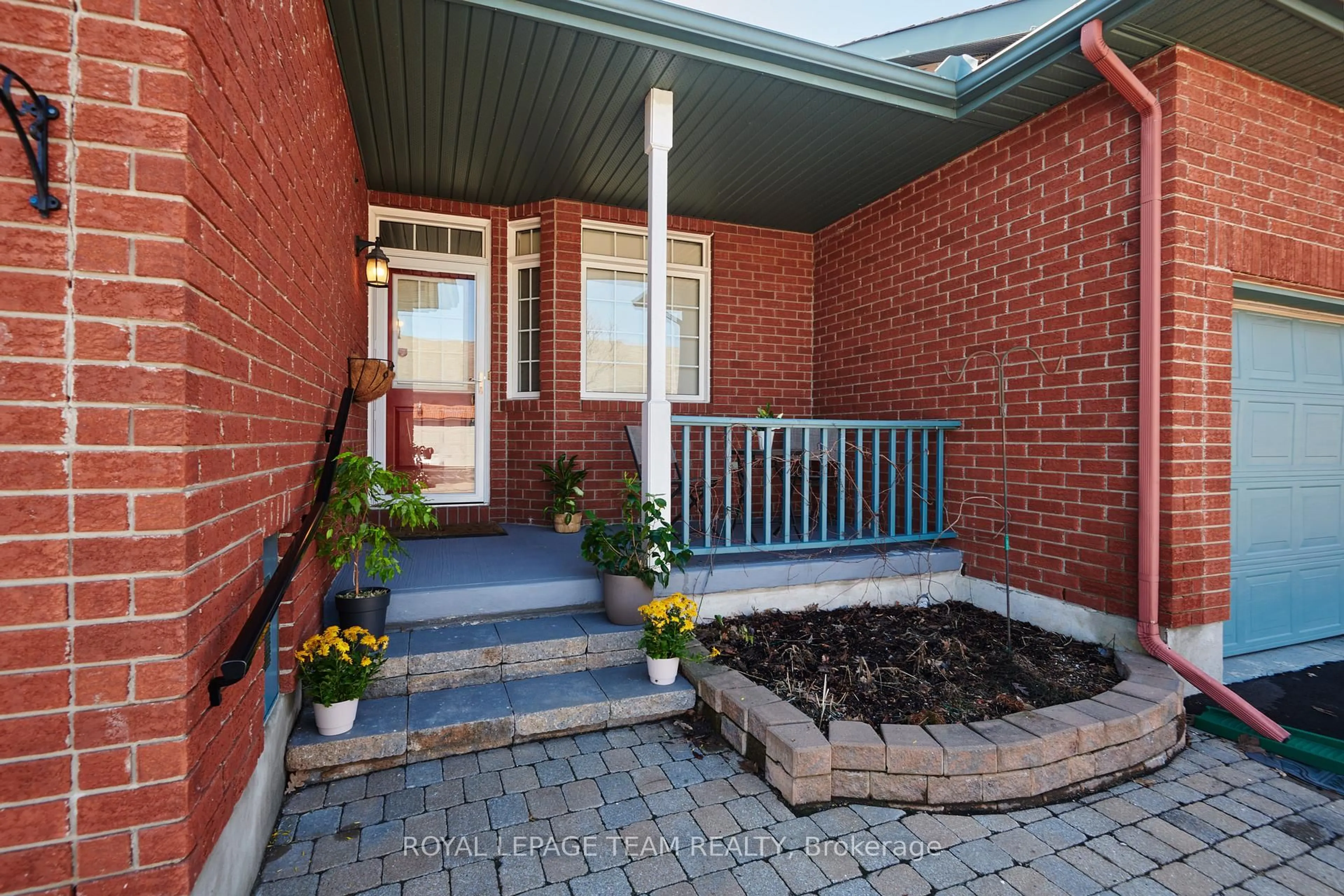 Unknown for 114 Bartlett Private, Ottawa Ontario K1V 2A8