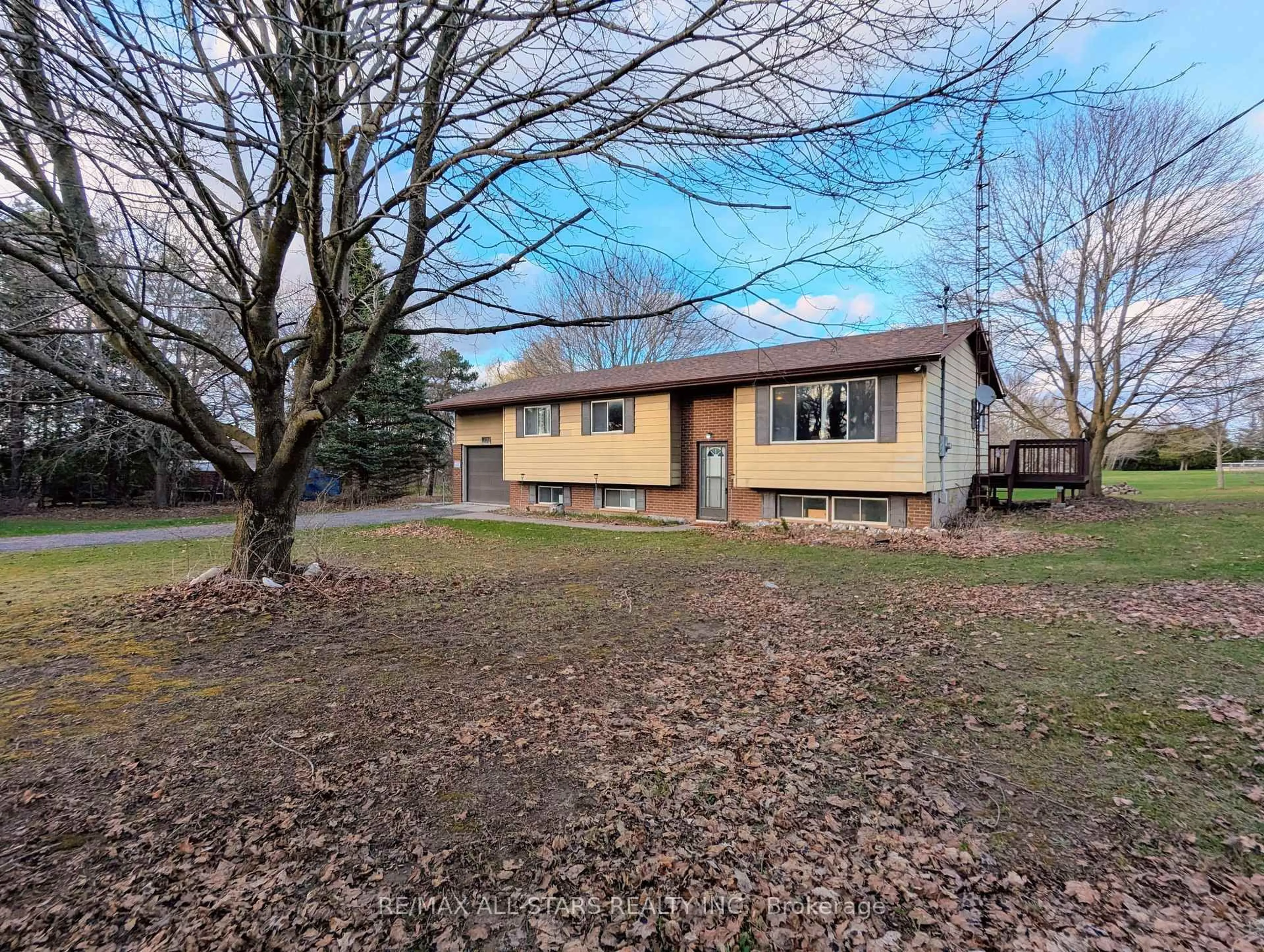 A pic from outside/outdoor area/front of a property/back of a property/a pic from drone, street for 23 Valley Rd, Cavan Monaghan Ontario L0A 1G0