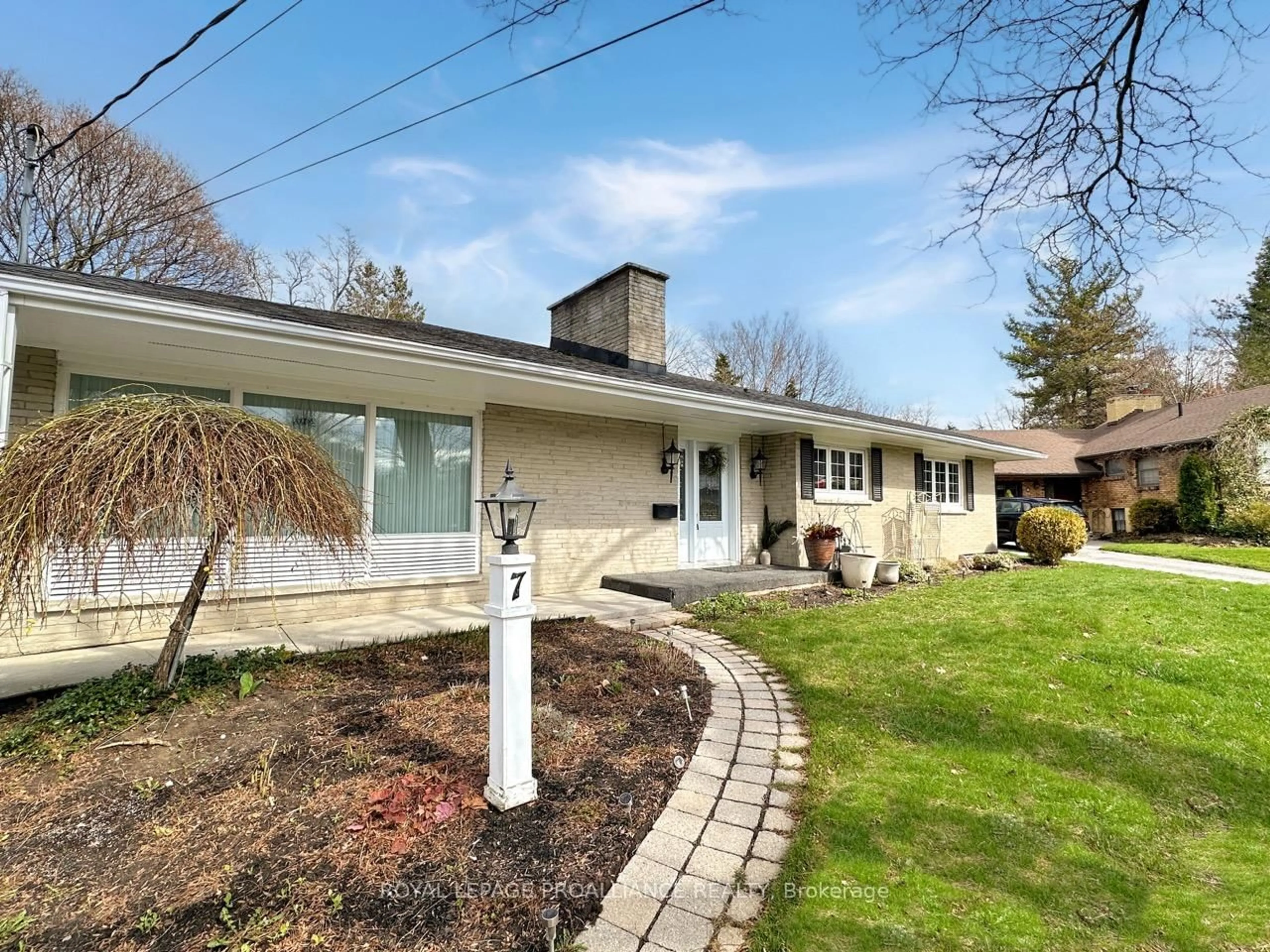 Unknown for 7 Eastwood Park Dr, Belleville Ontario K8N 1W3