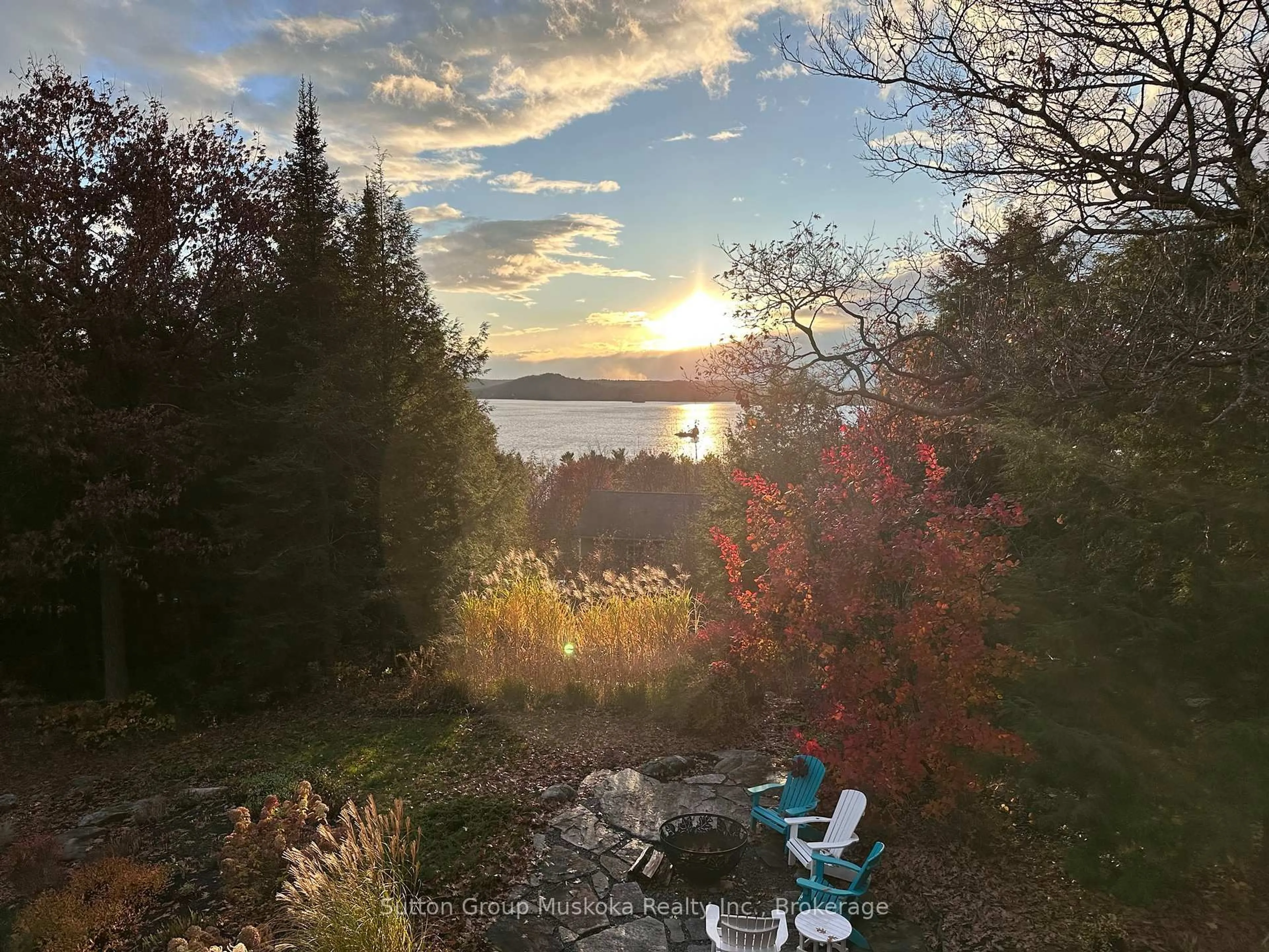 Patio, water/lake/river/ocean view for 165 Golden Pheasant Dr, Huntsville Ontario P1H 1B3