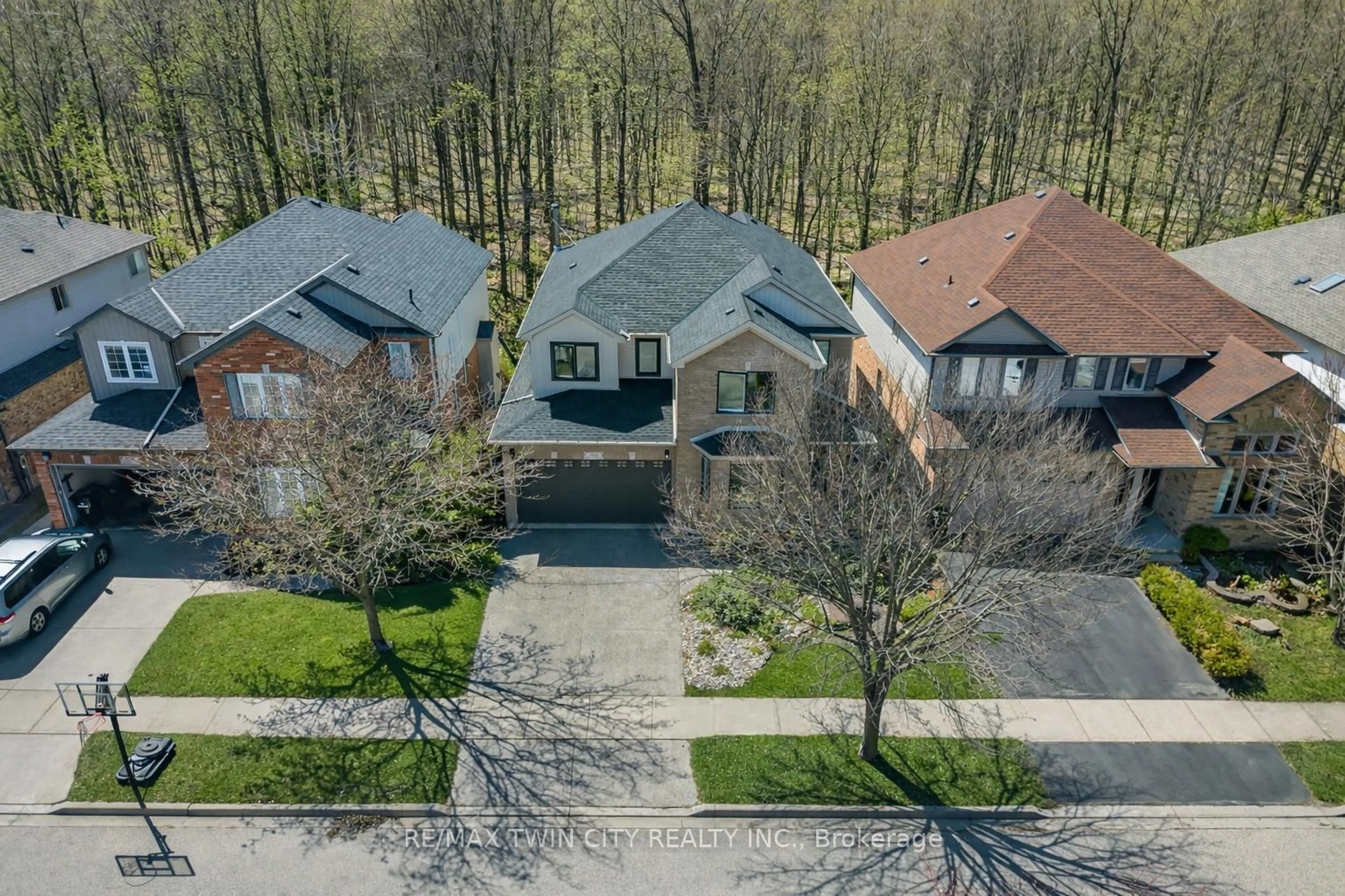 A pic from outside/outdoor area/front of a property/back of a property/a pic from drone, street for 361 Red Osier Rd, Waterloo Ontario N2V 2V8
