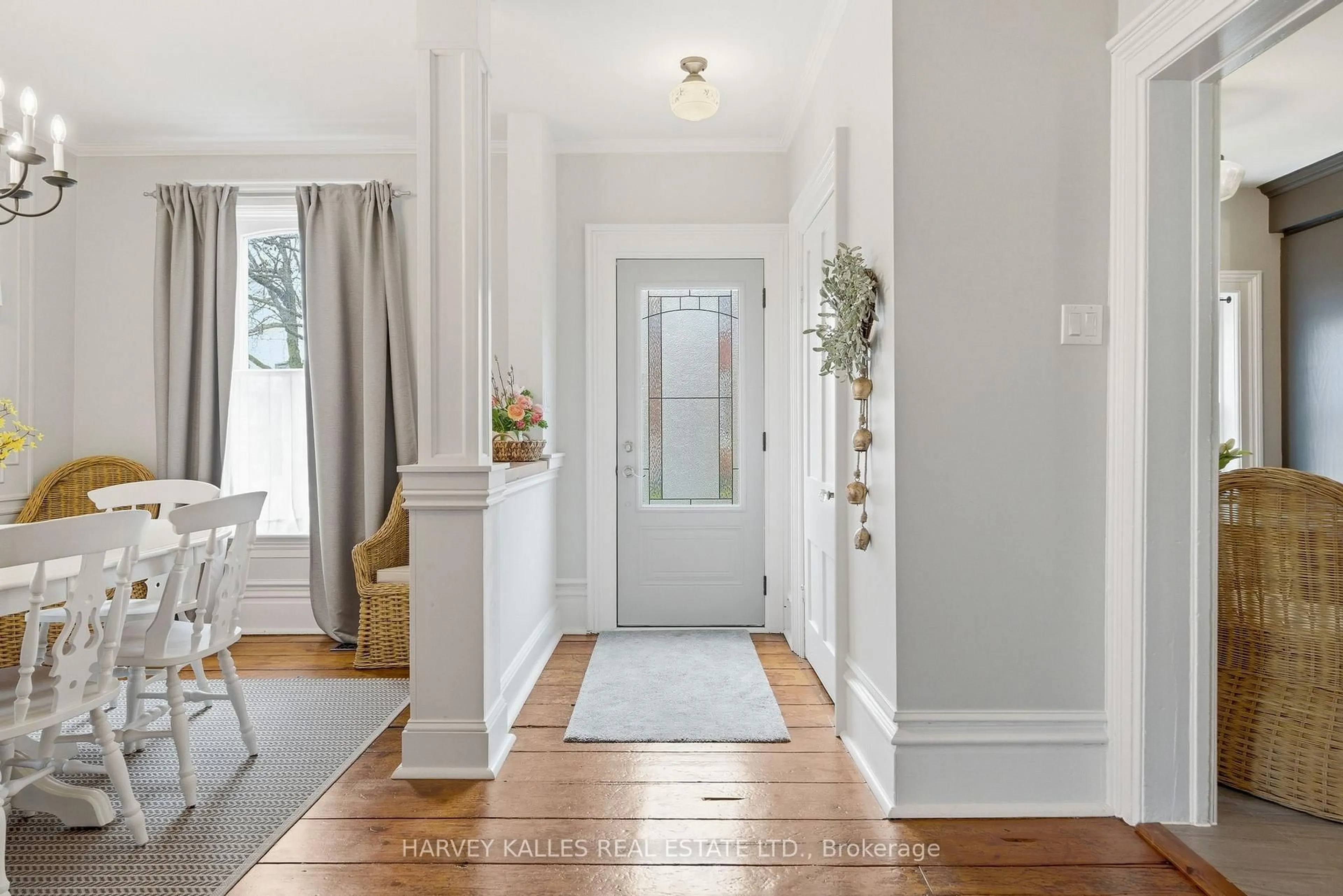 Indoor entryway for 264 Main St, Prince Edward County Ontario K0K 1G0