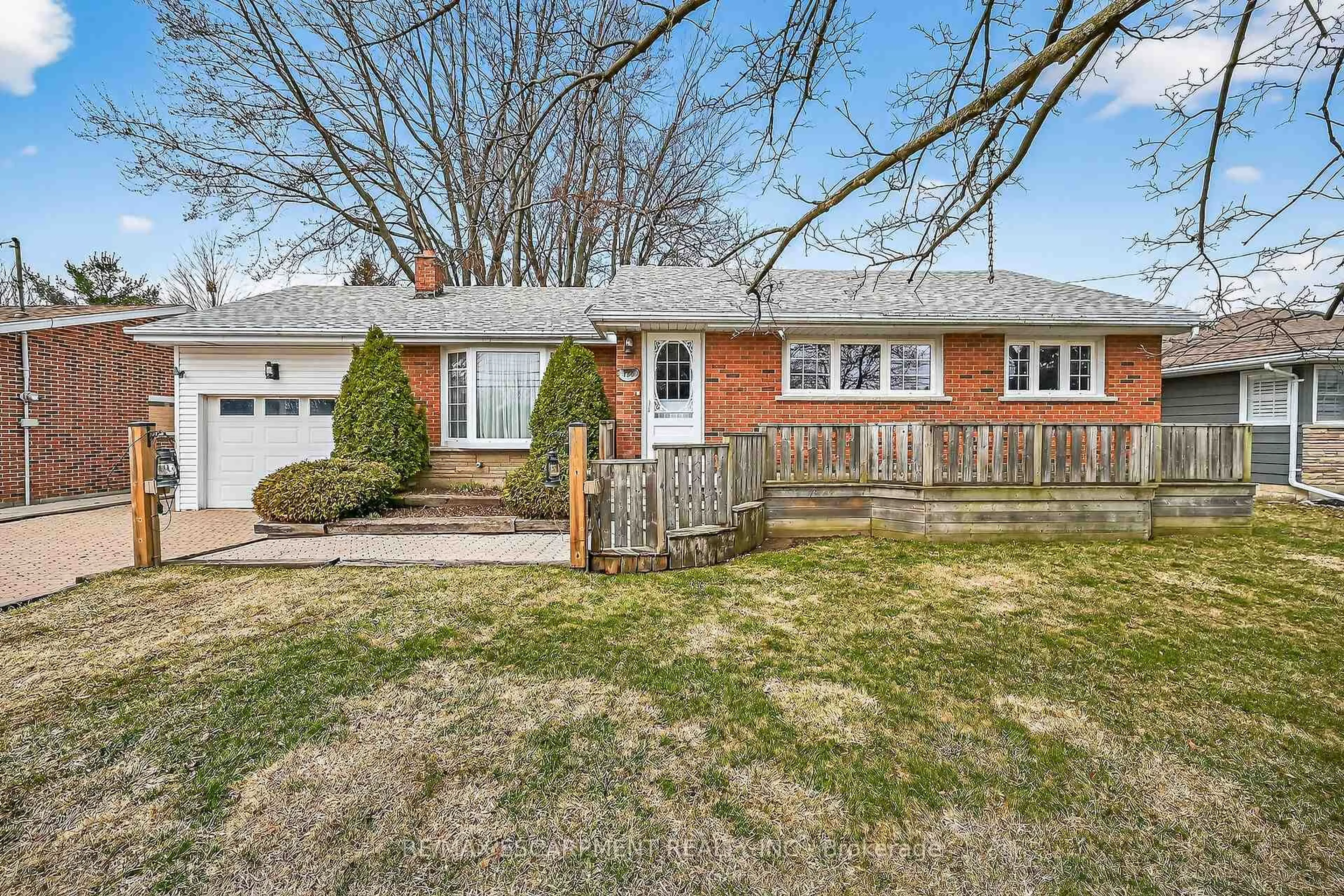 Home with vinyl exterior material, street for 156 Chesley St, Hamilton Ontario L9C 3W3
