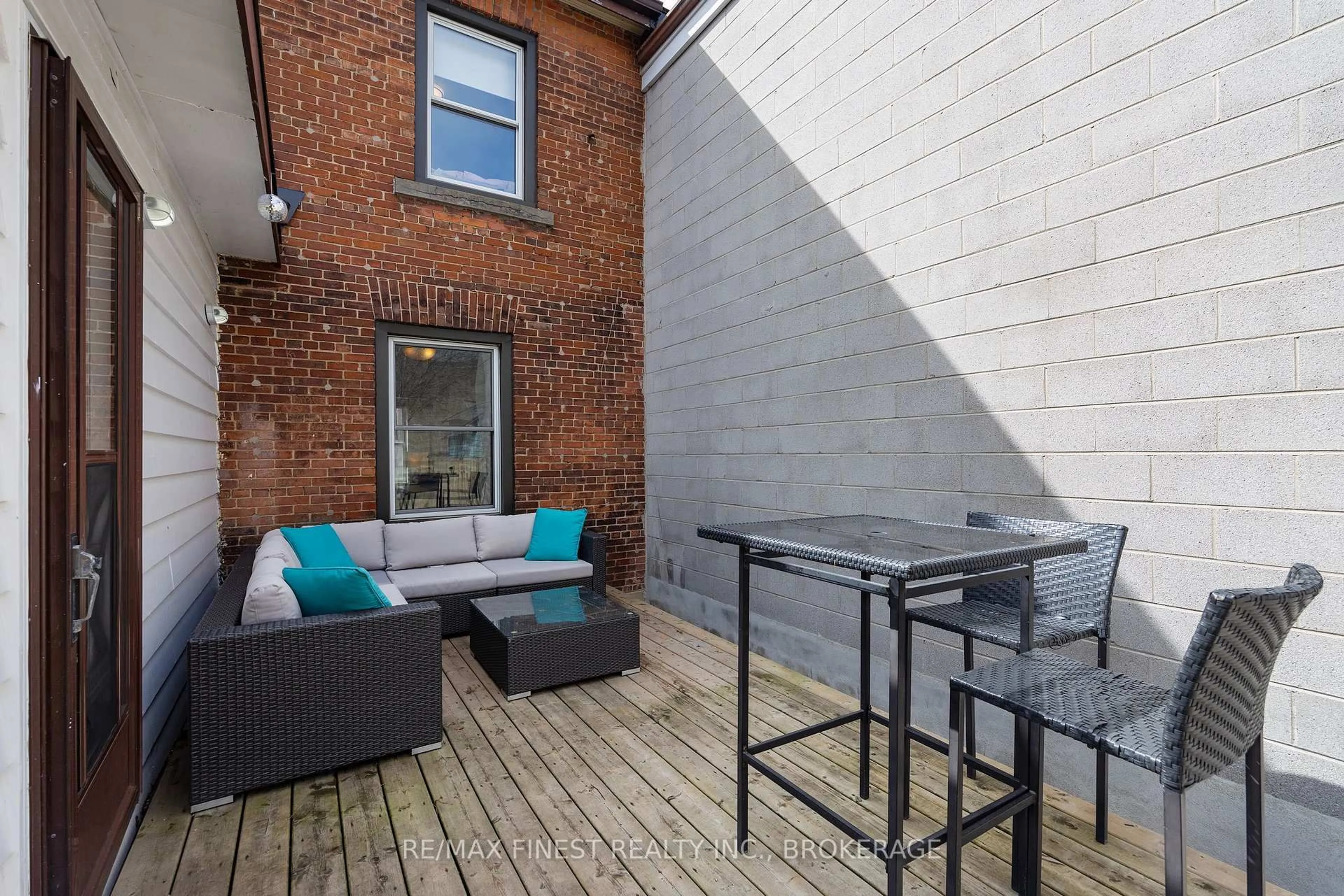 Patio, street for 137 Stephen St, Kingston Ontario K7K 2C6