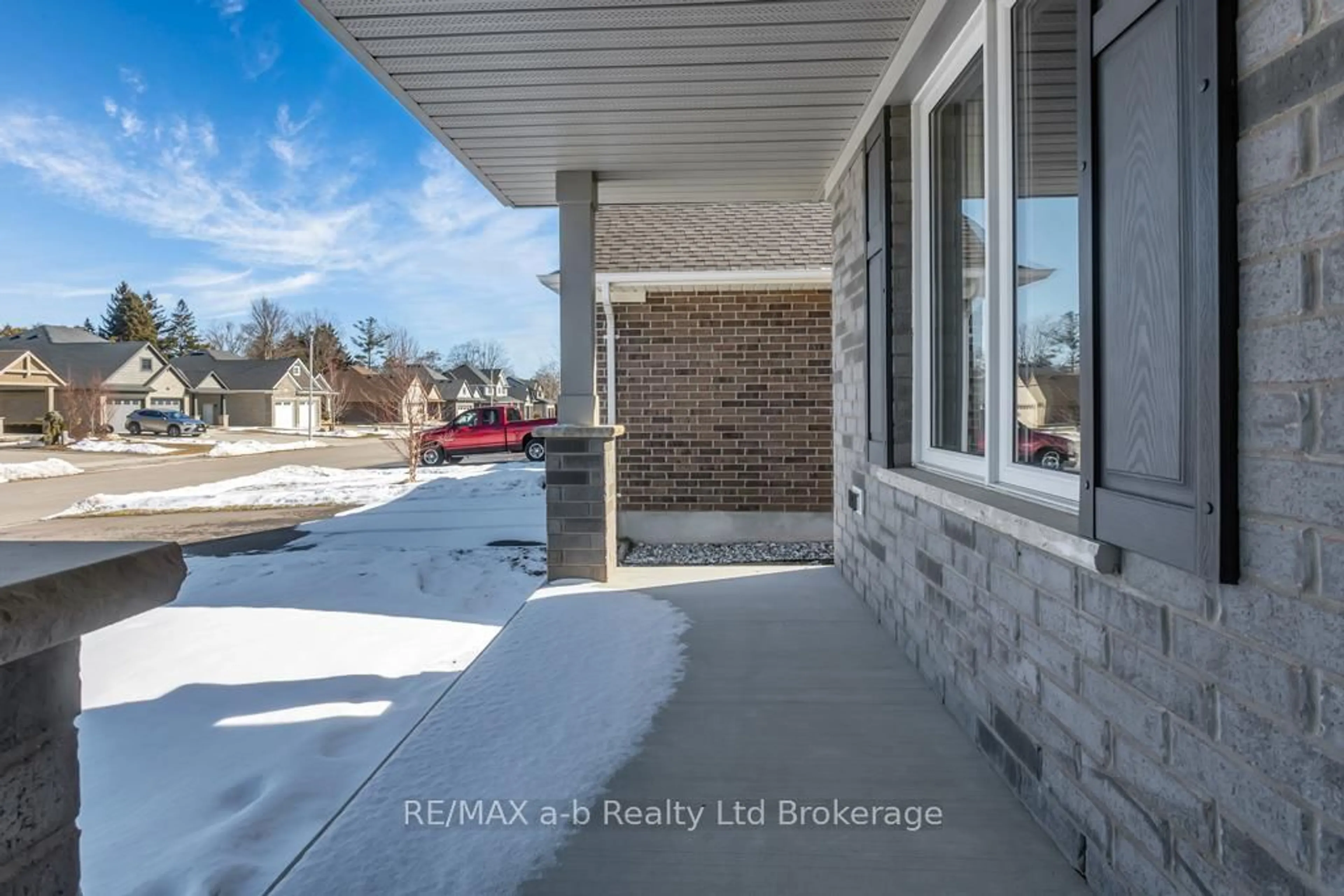 Indoor entryway for 242 Wilson Ave, Tillsonburg Ontario N4G 0H4