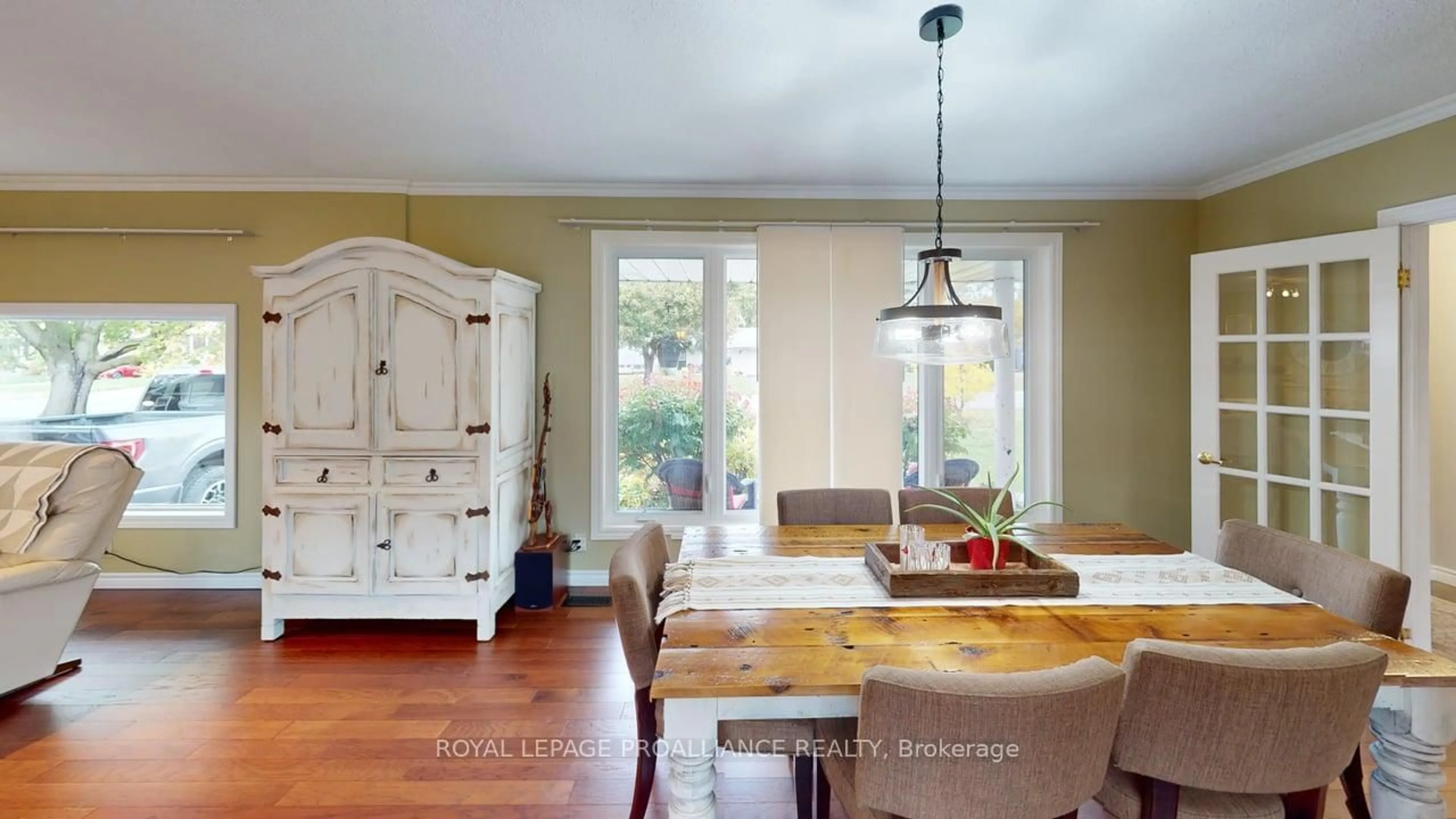 Dining room, unknown for 11 Stavebank Rd, Belleville Ontario K8P 2N7